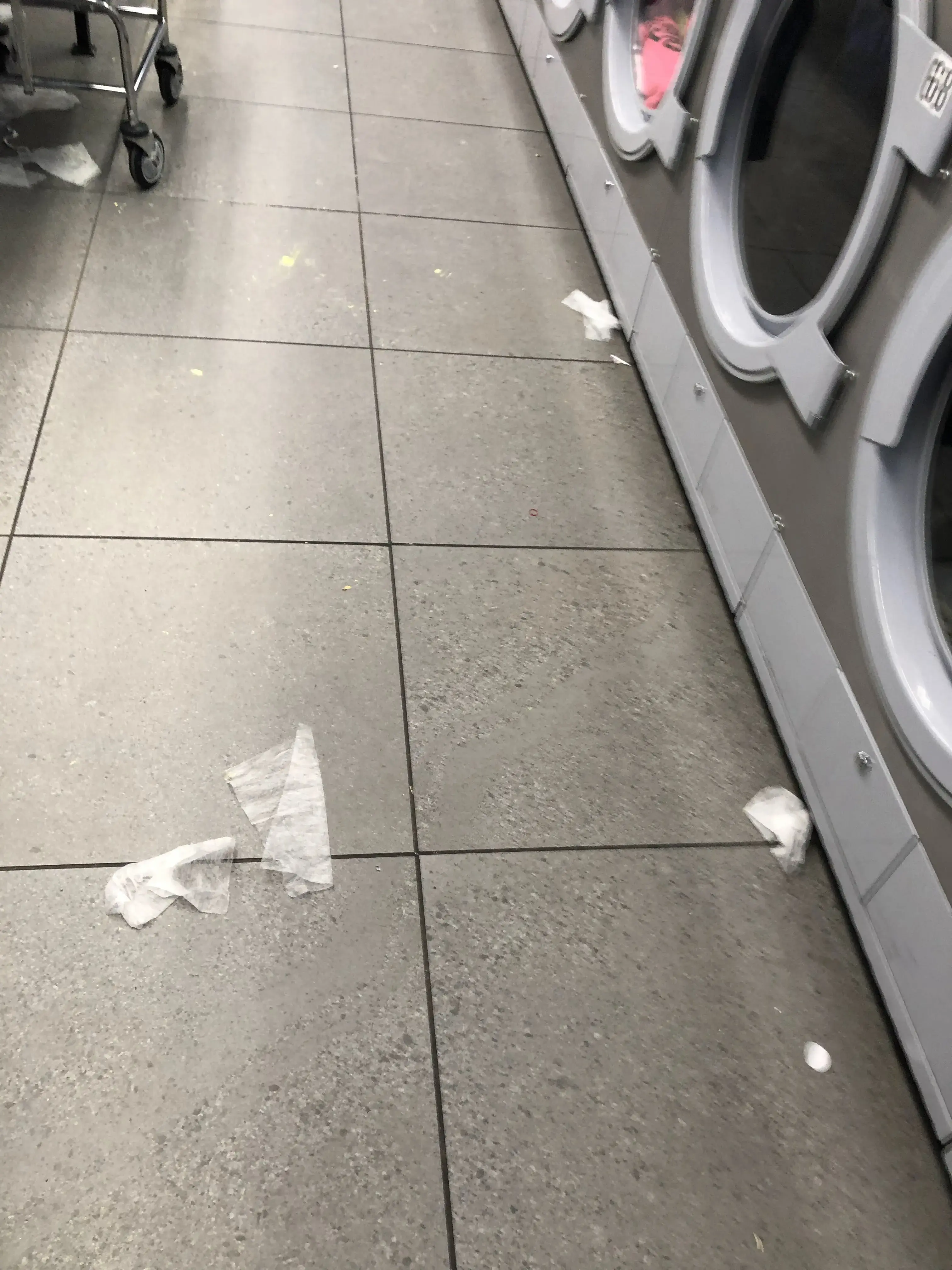 Super Saver Giant Laundromat thumbnail 9