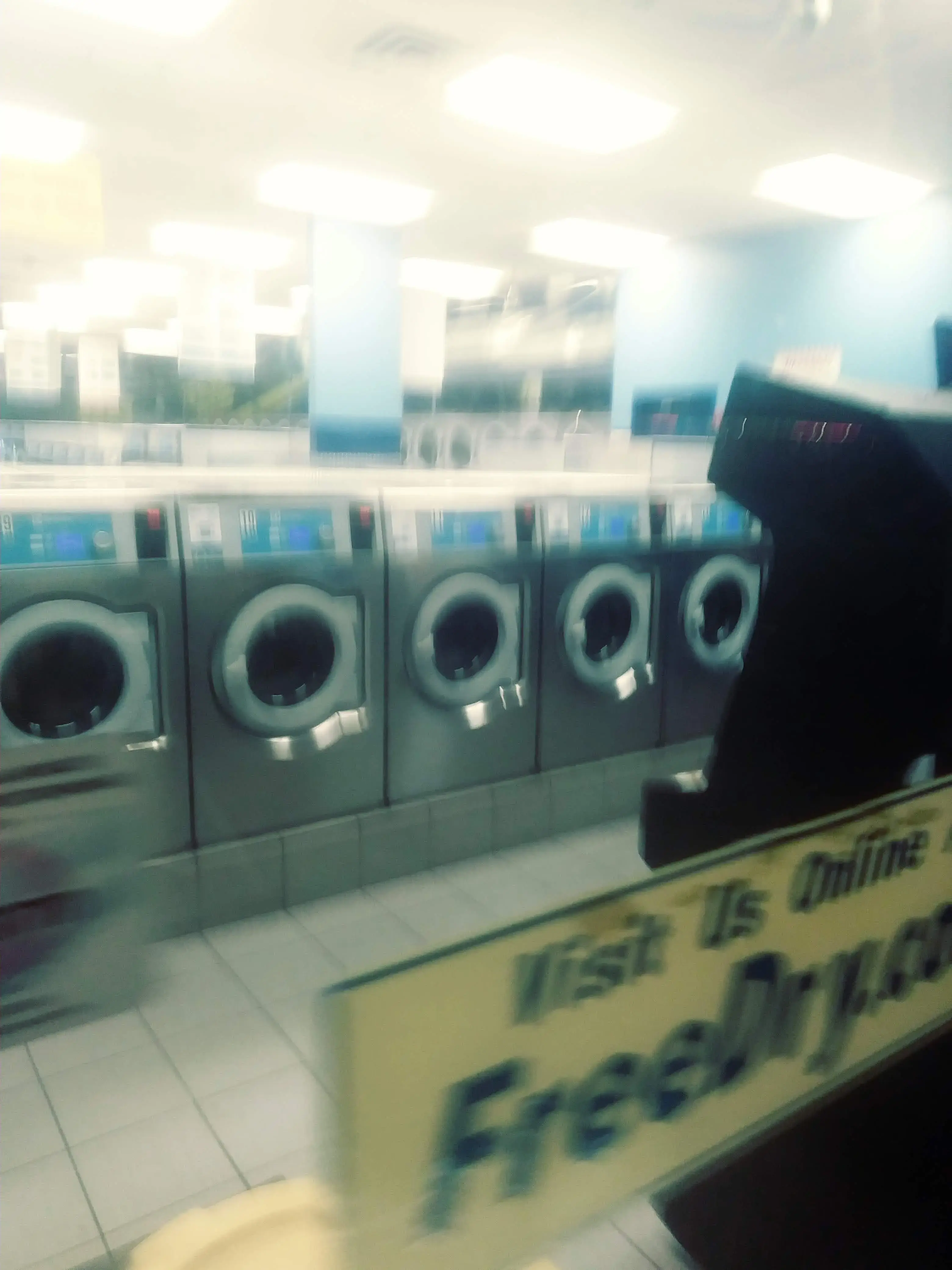 Super Saver Laundromat thumbnail 11