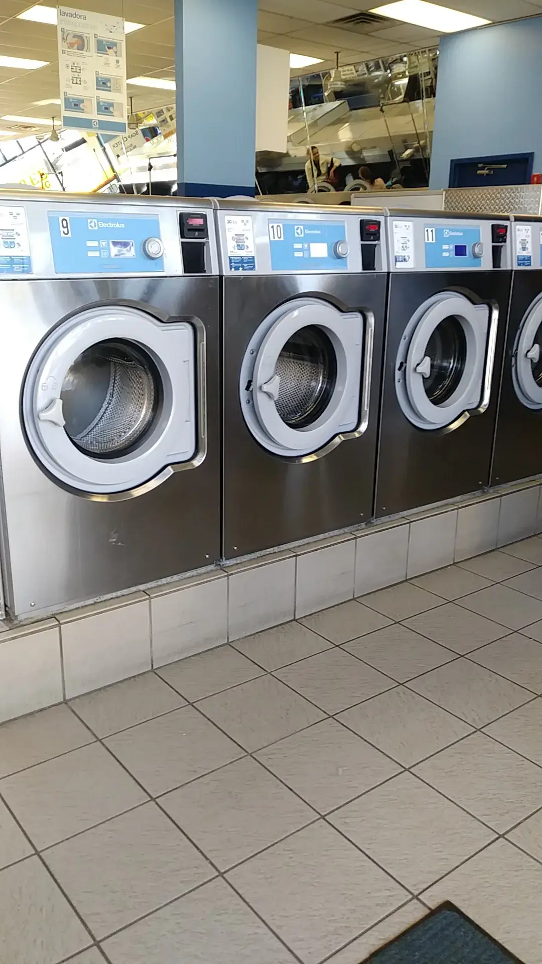 Super Saver Laundromat - Image 18