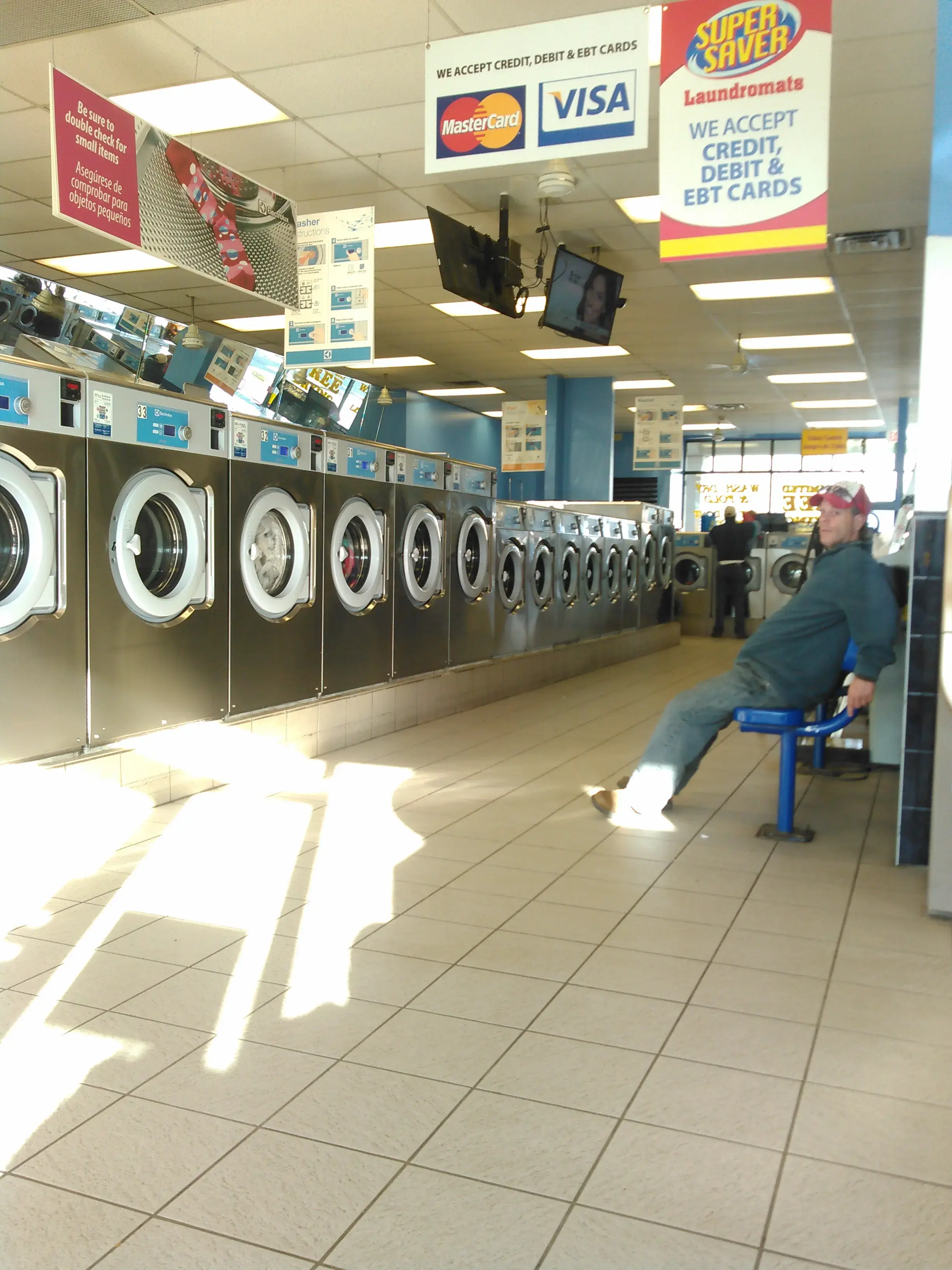Super Saver Laundromat - Image 3