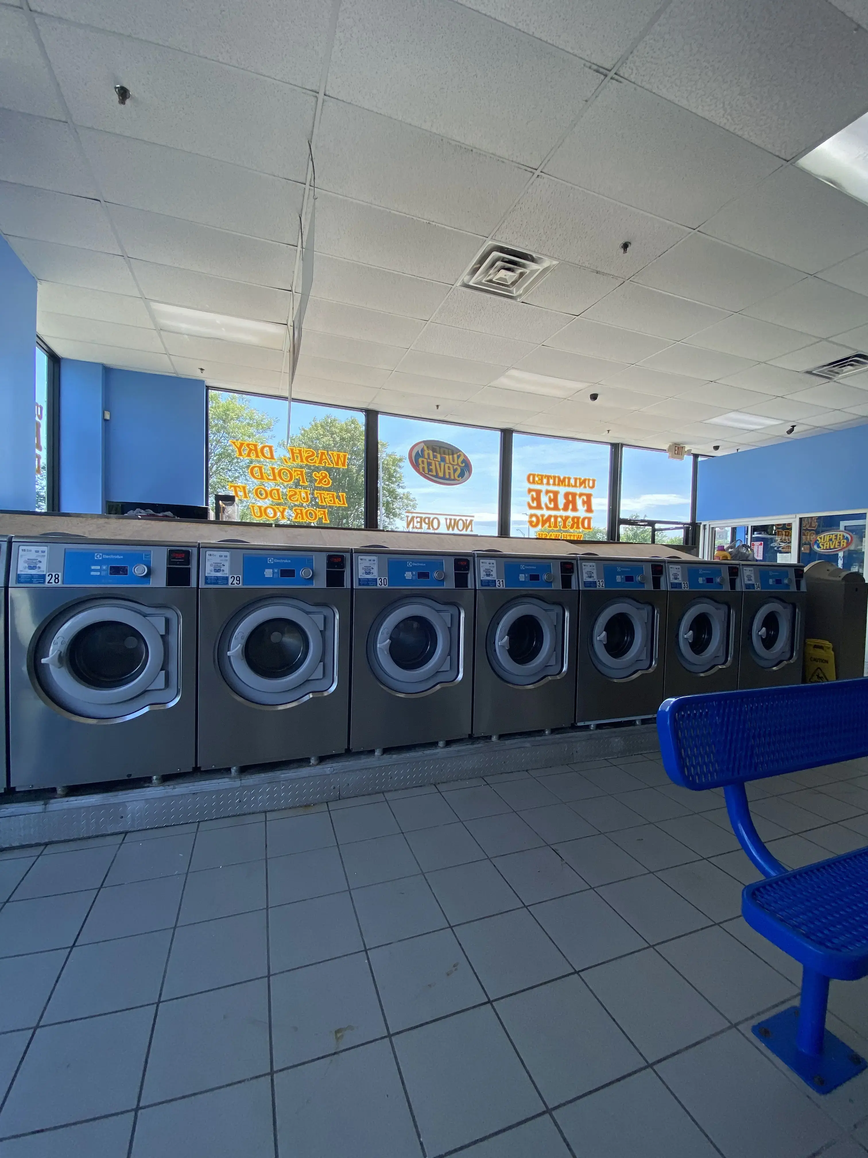 Super Saver Laundromat thumbnail 19