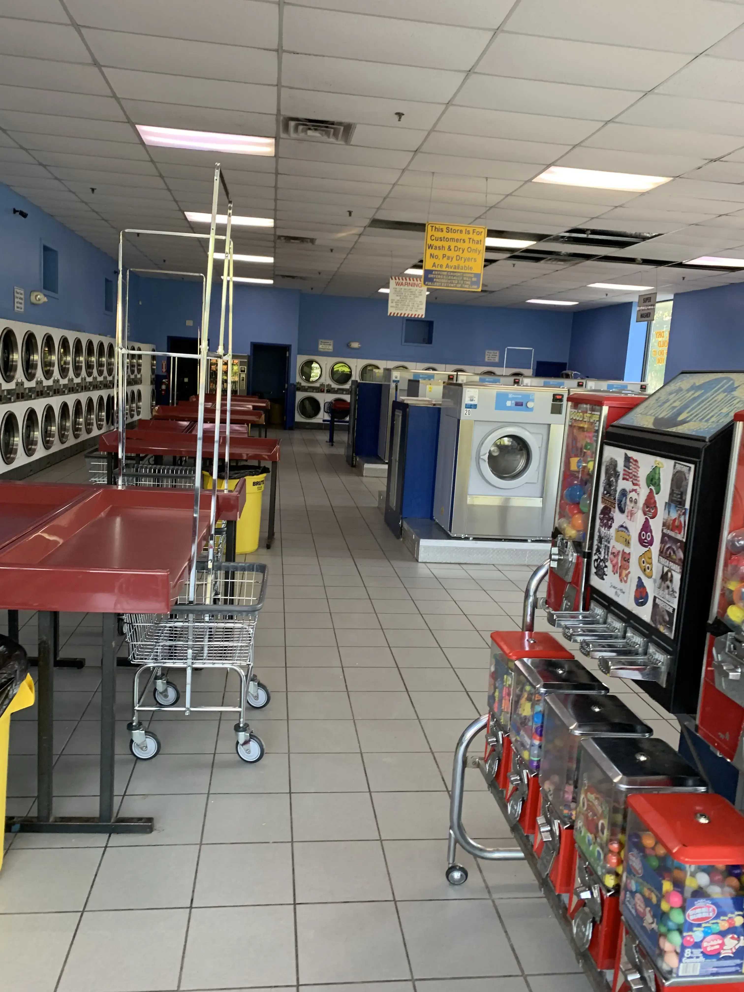Super Saver Laundromat - Image 12
