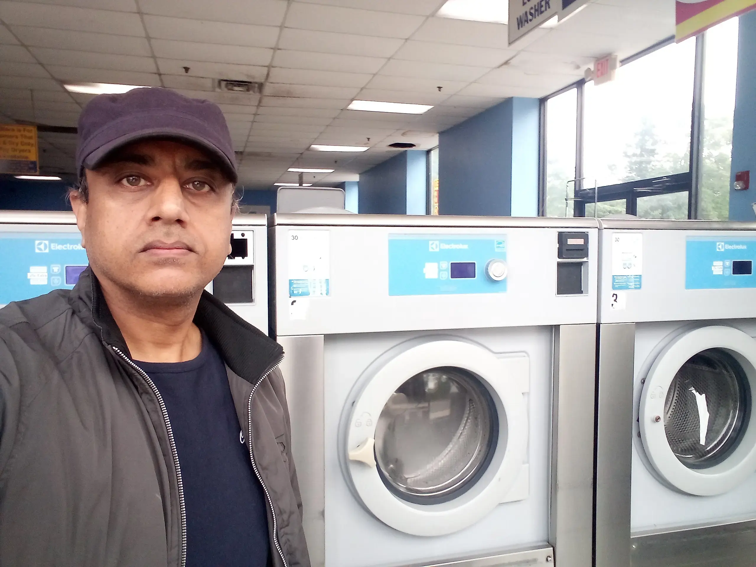 Super Saver Laundromat - Image 3