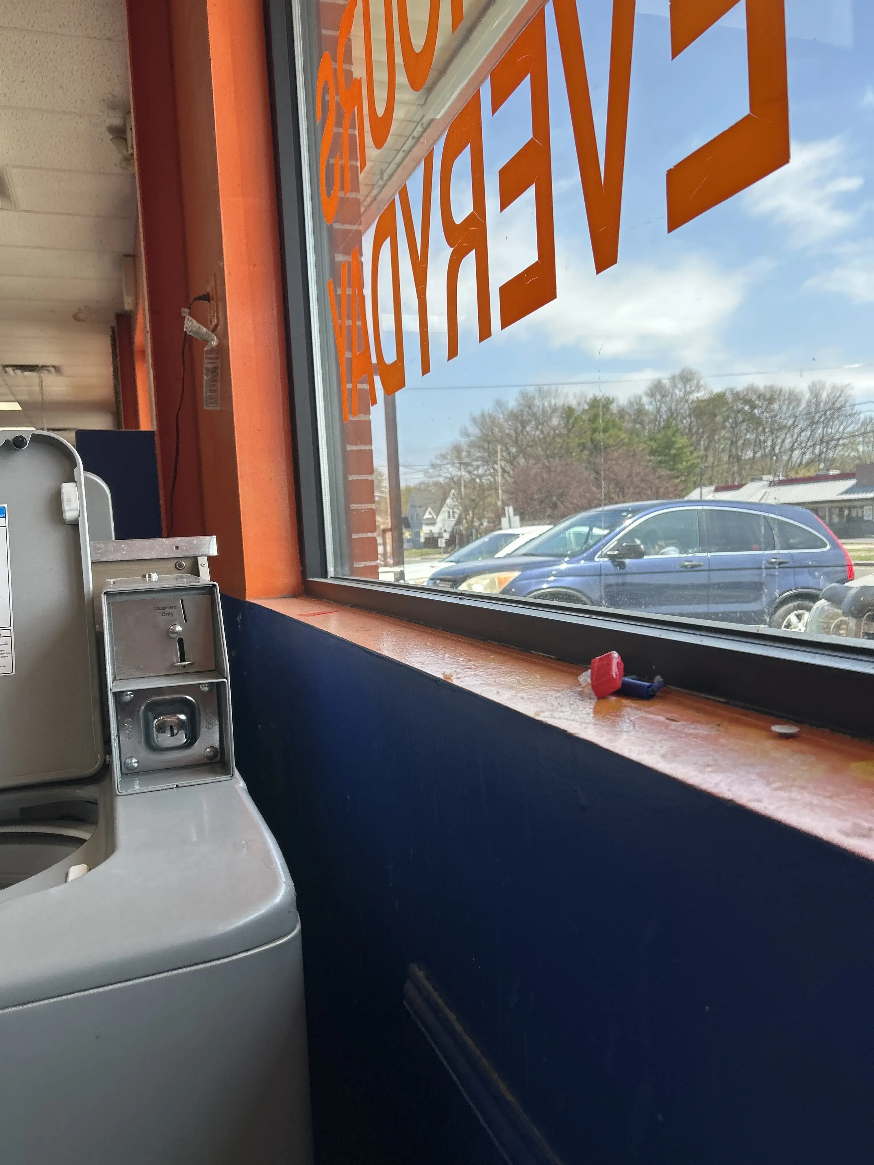 Super Saver Laundromat thumbnail 14