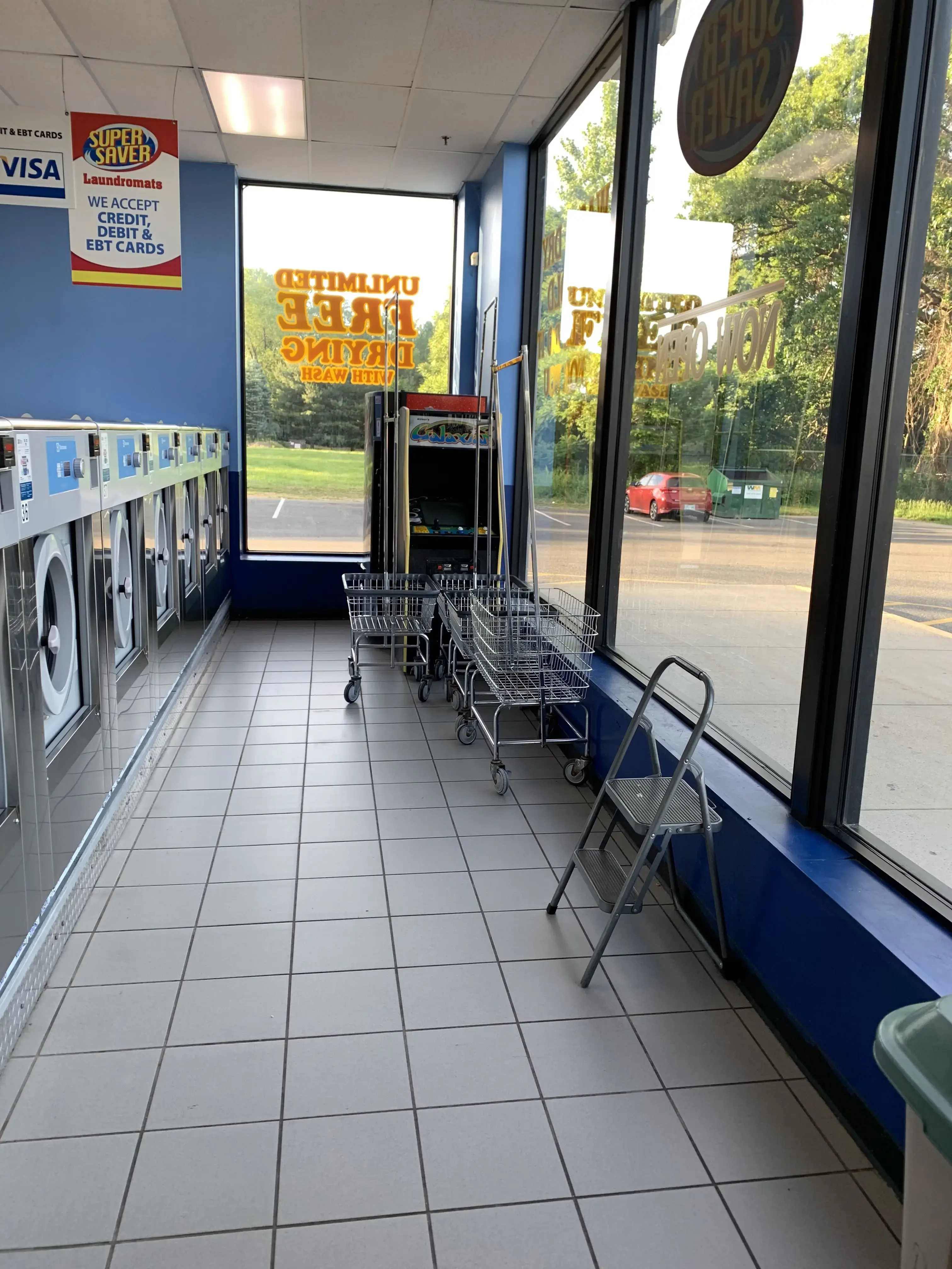 Super Saver Laundromat - Image 7