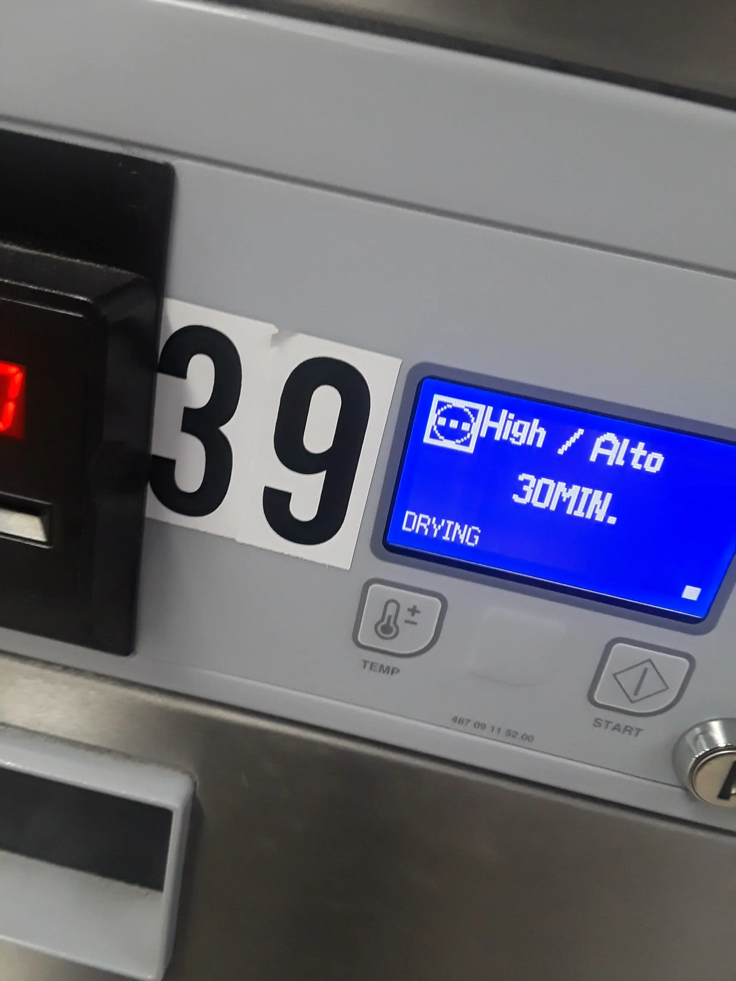 Super Saver Laundromat - Image 14