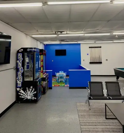 Super Spin Laundromats - Image 15