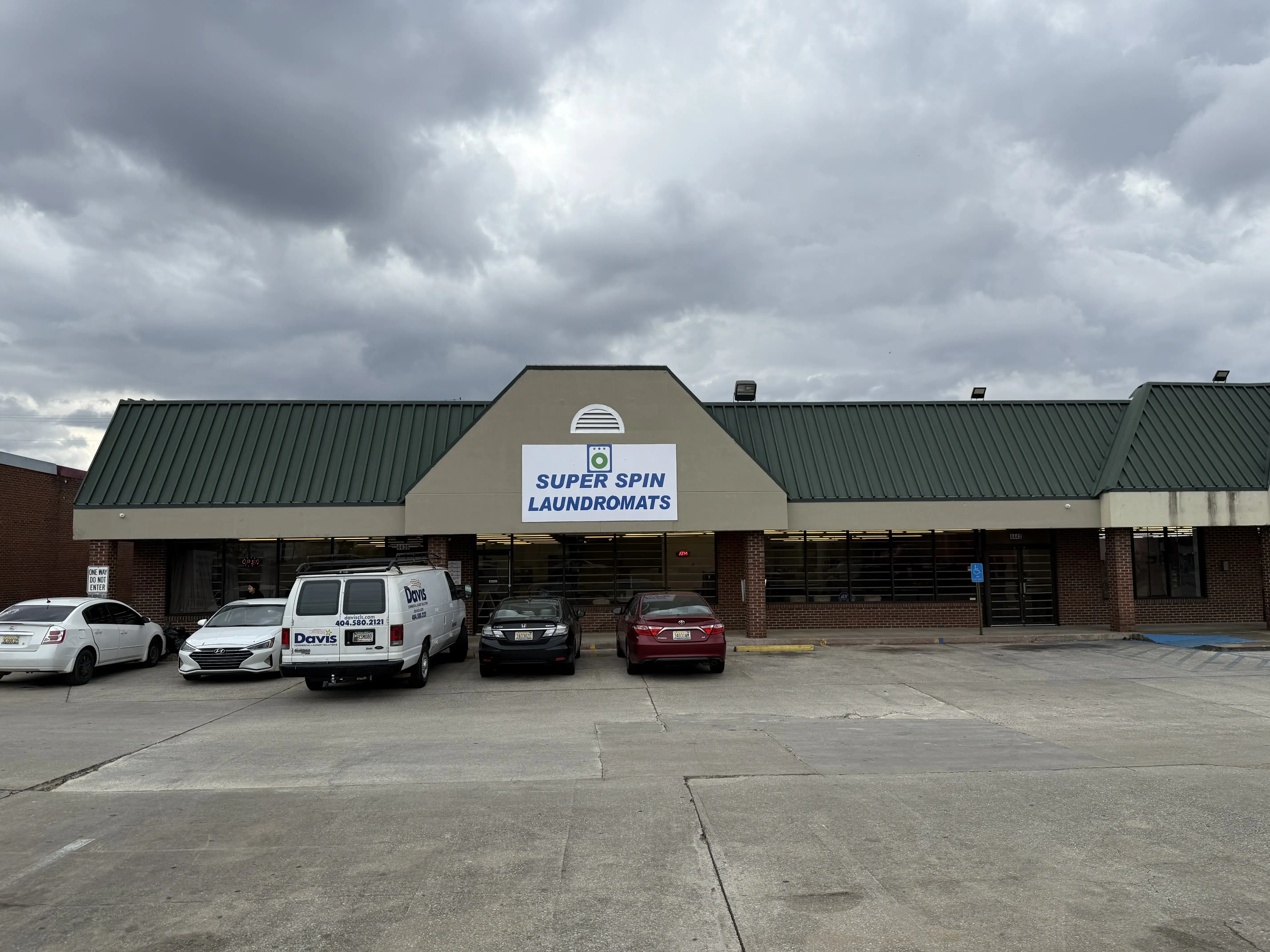 Super Spin Laundromats - Image 3