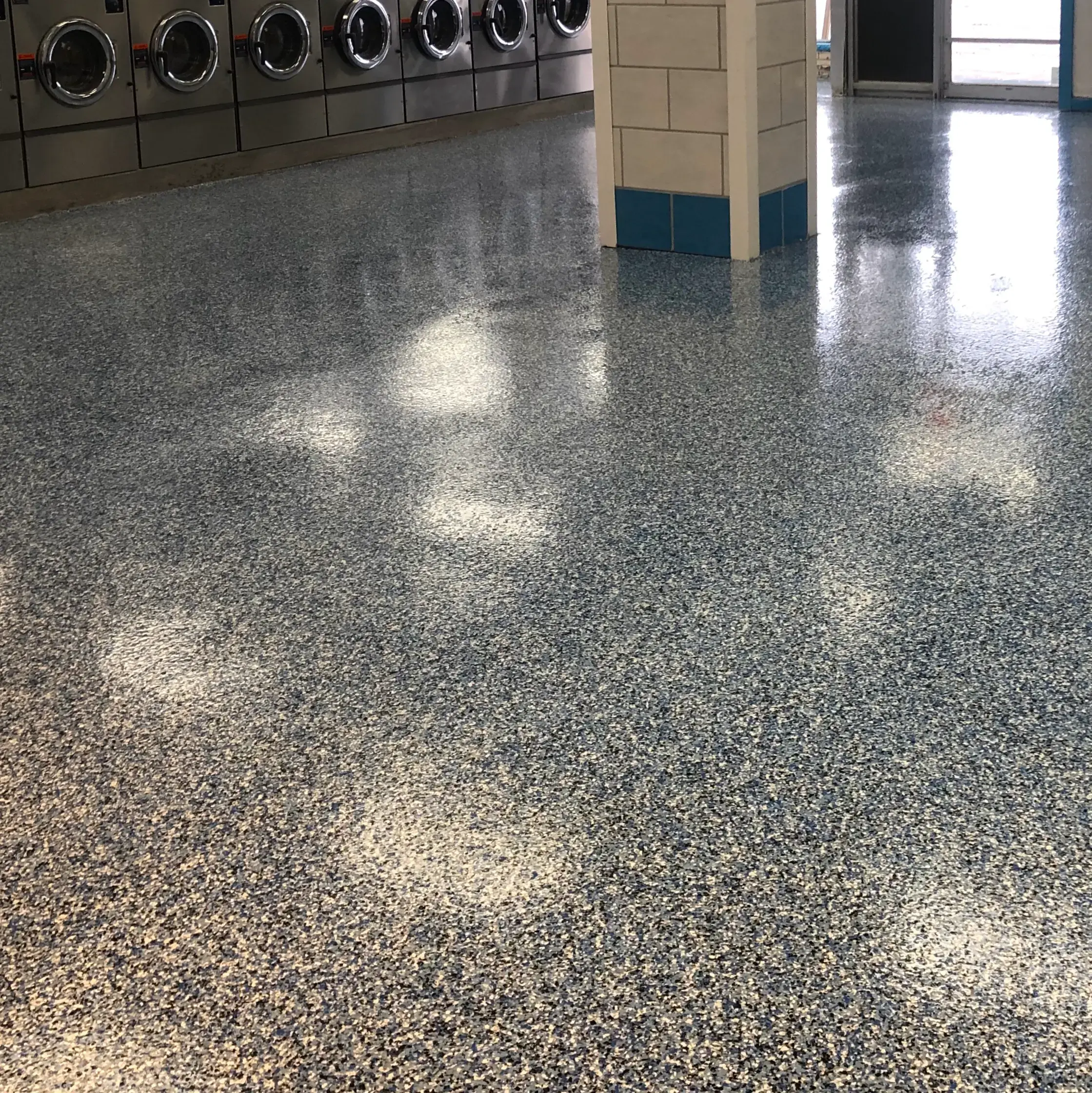 Super Suds (formerly Mercedes) Coin Laundry & Dry Cleaning - Image 5