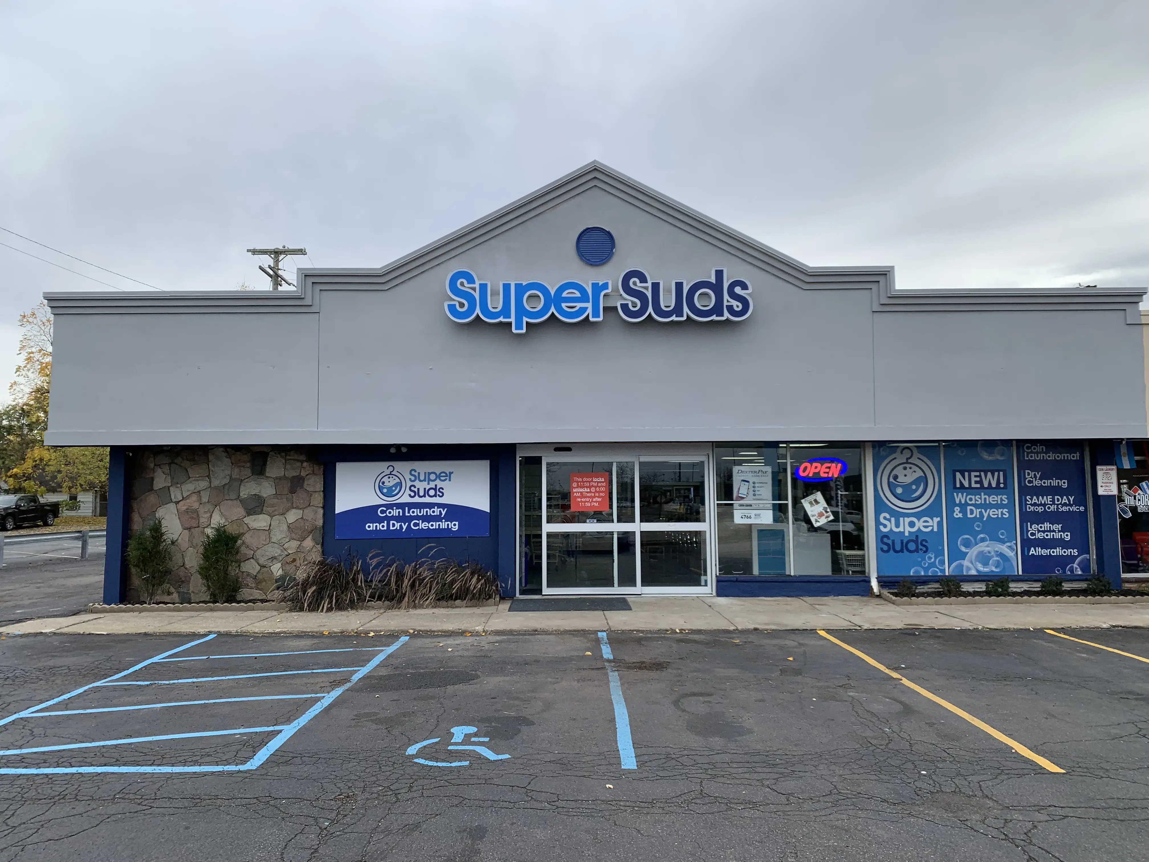 Super Suds (formerly Mercedes) Coin Laundry & Dry Cleaning - Image 3