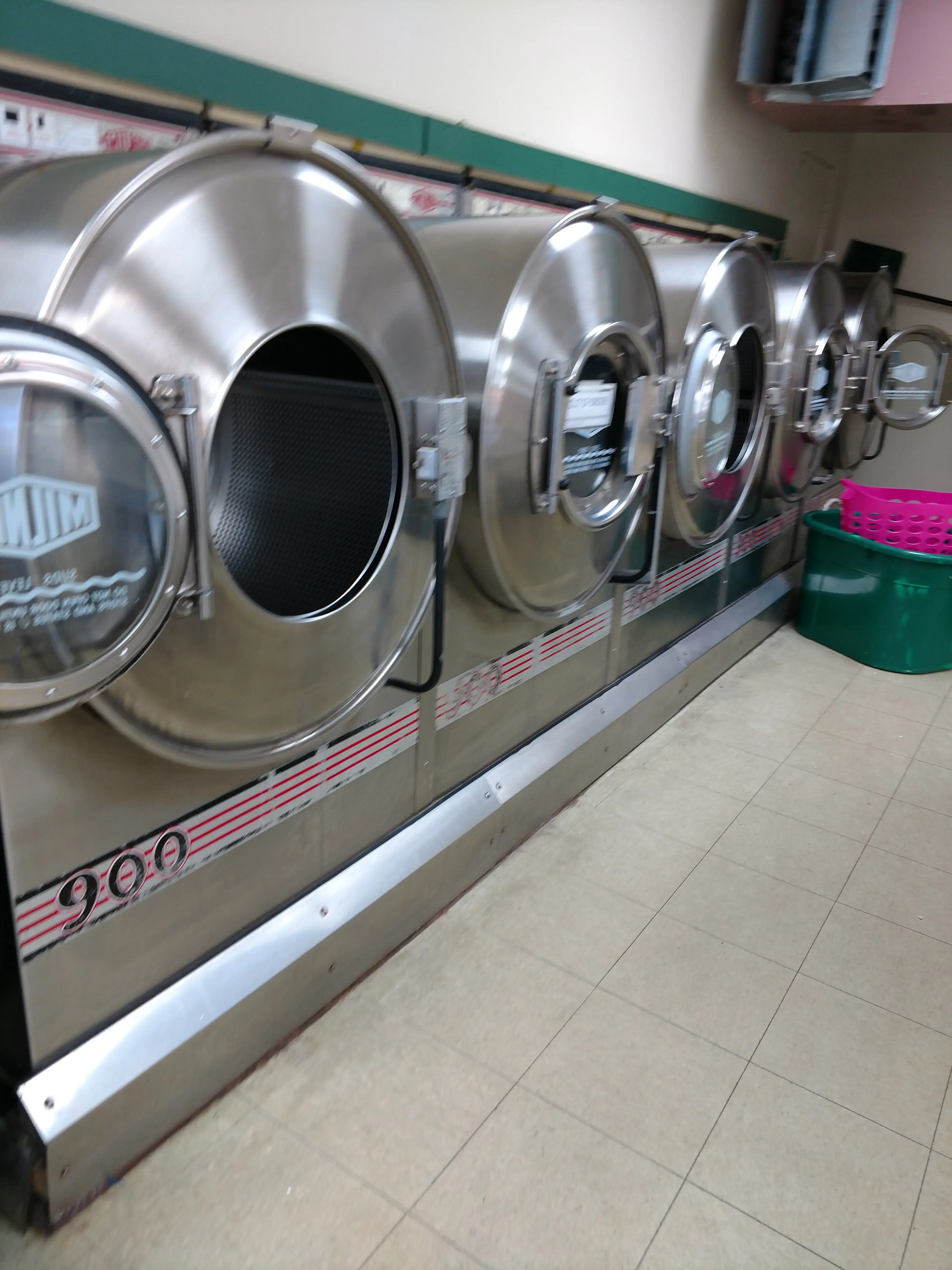 Super Suds (formerly Mercedes) Coin Laundry & Dry Cleaning - Image 6