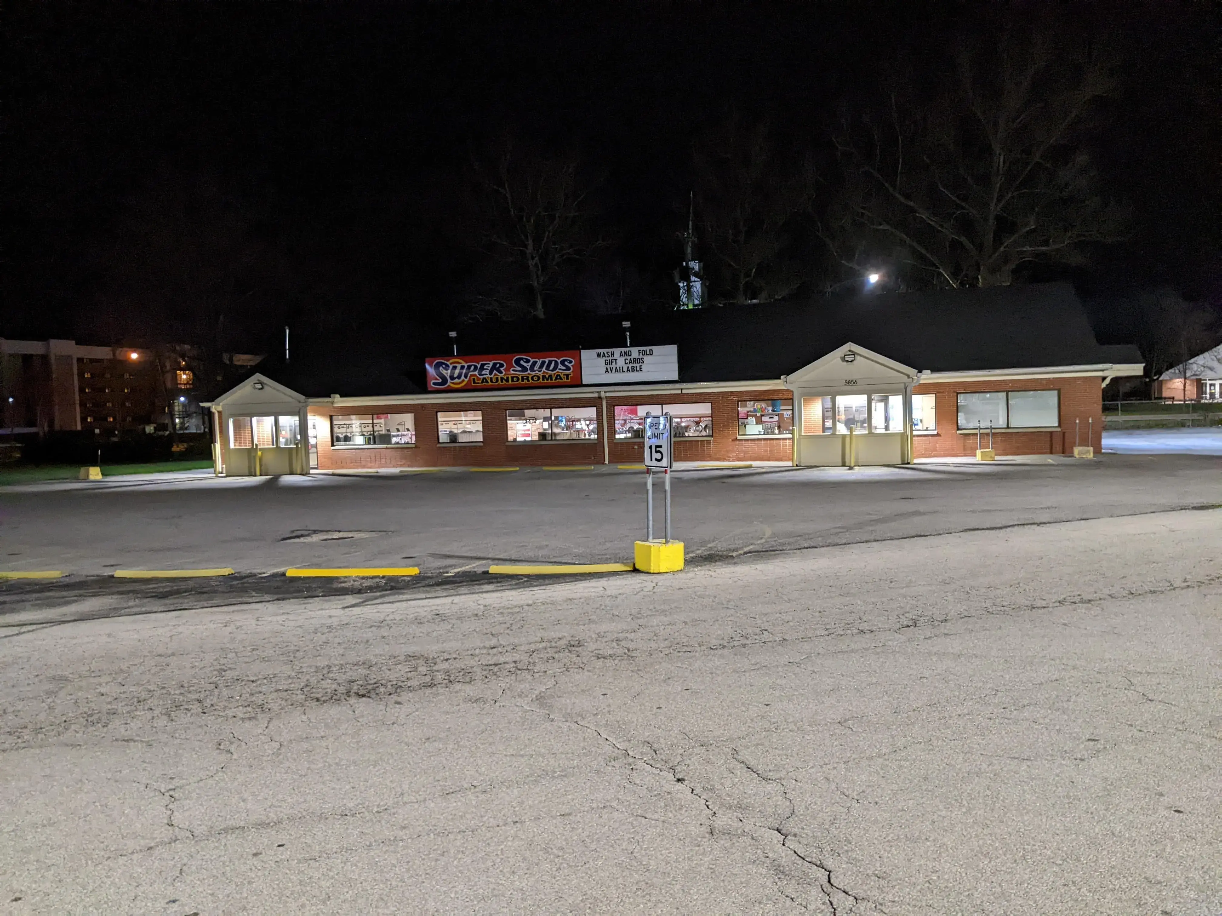Super Suds Laundromat - Coin Laundry & Wash and Fold location