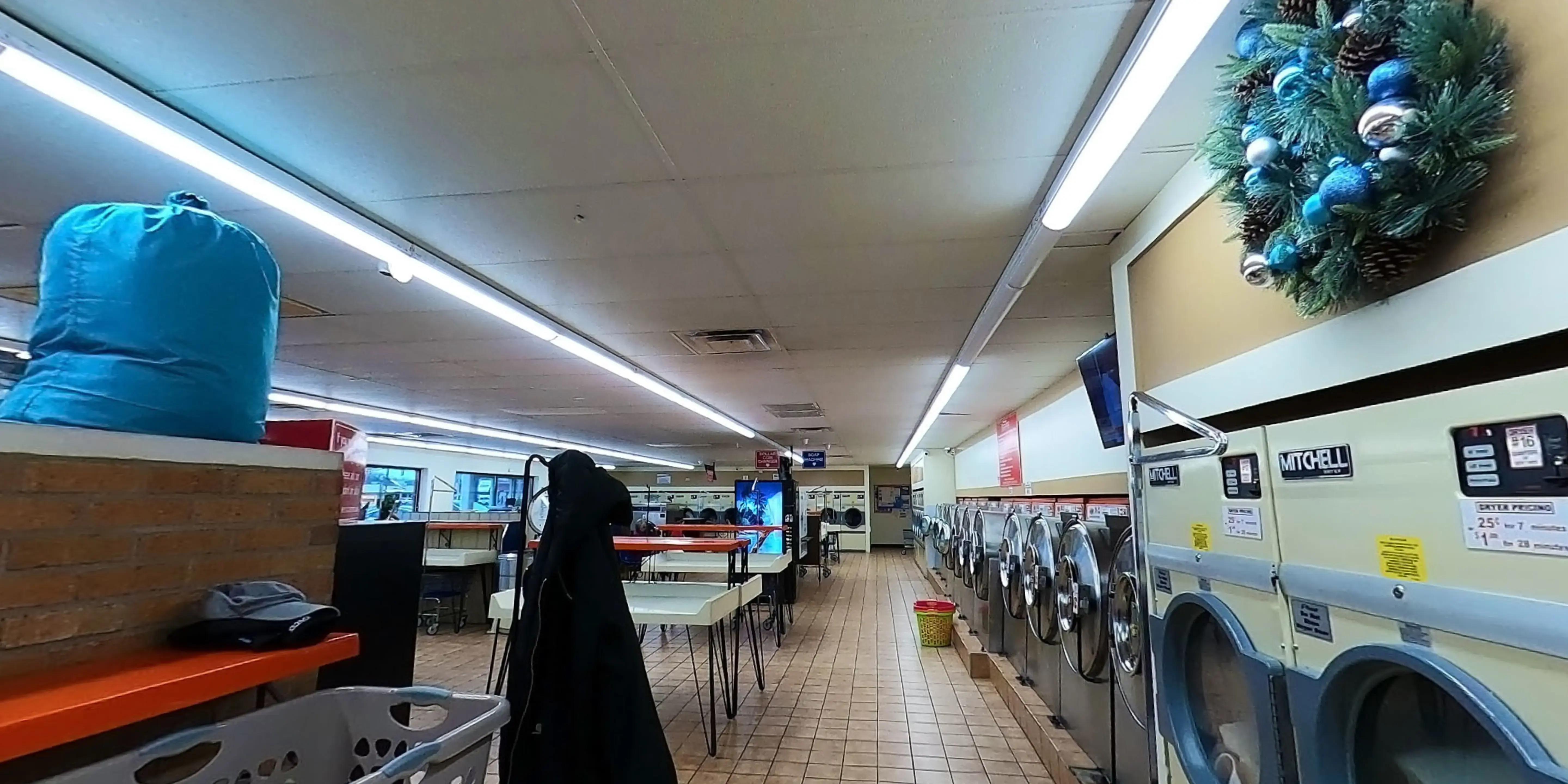 Super Suds Laundromat - Coin Laundry & Wash and Fold - Image 12