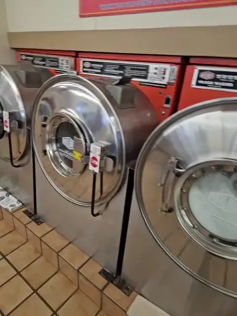 Super Suds Laundromat - Coin Laundry & Wash and Fold - Image 3