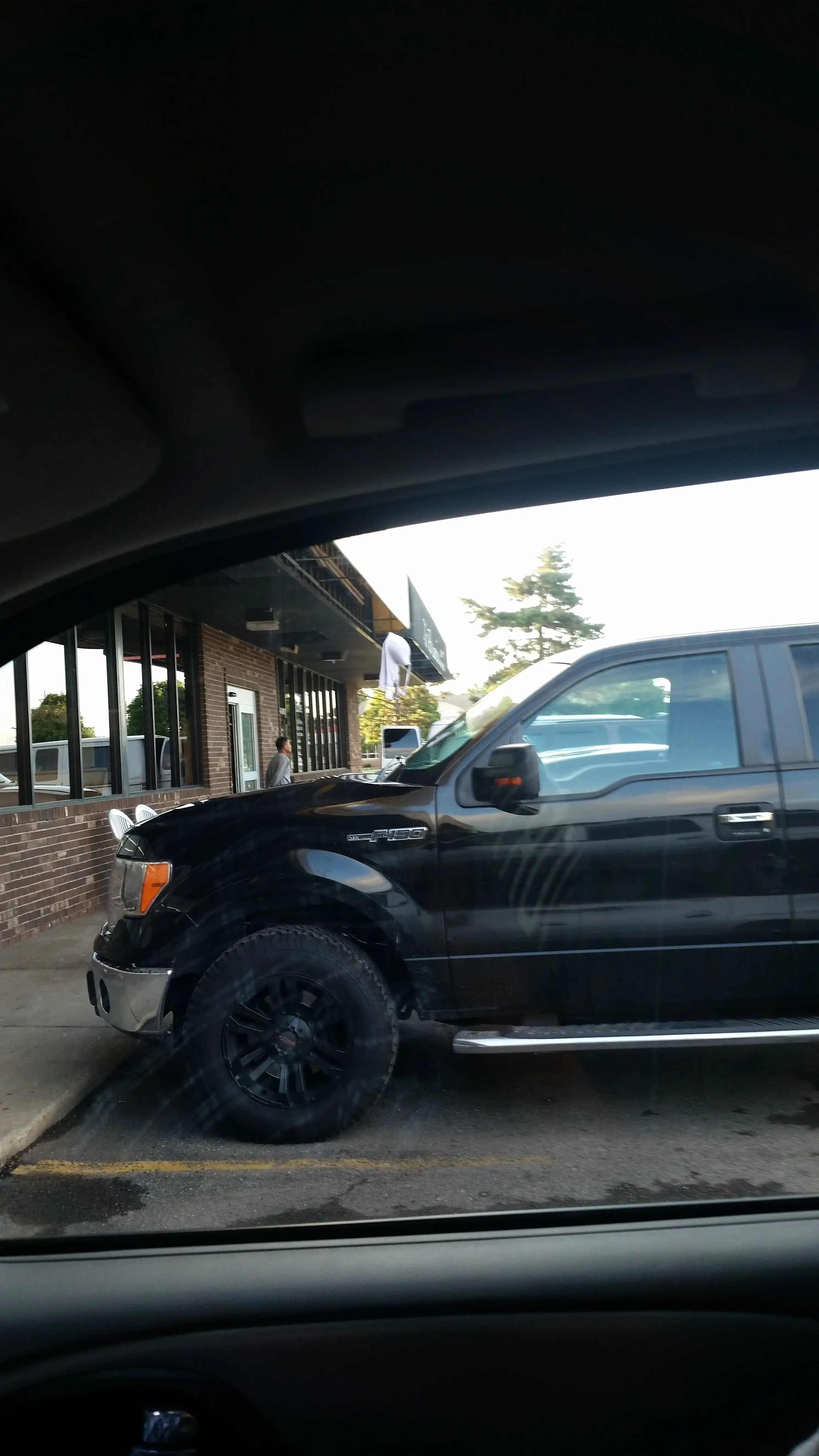 Super Suds Laundromat - Coin Laundry & Wash-N-Fold - Image 17