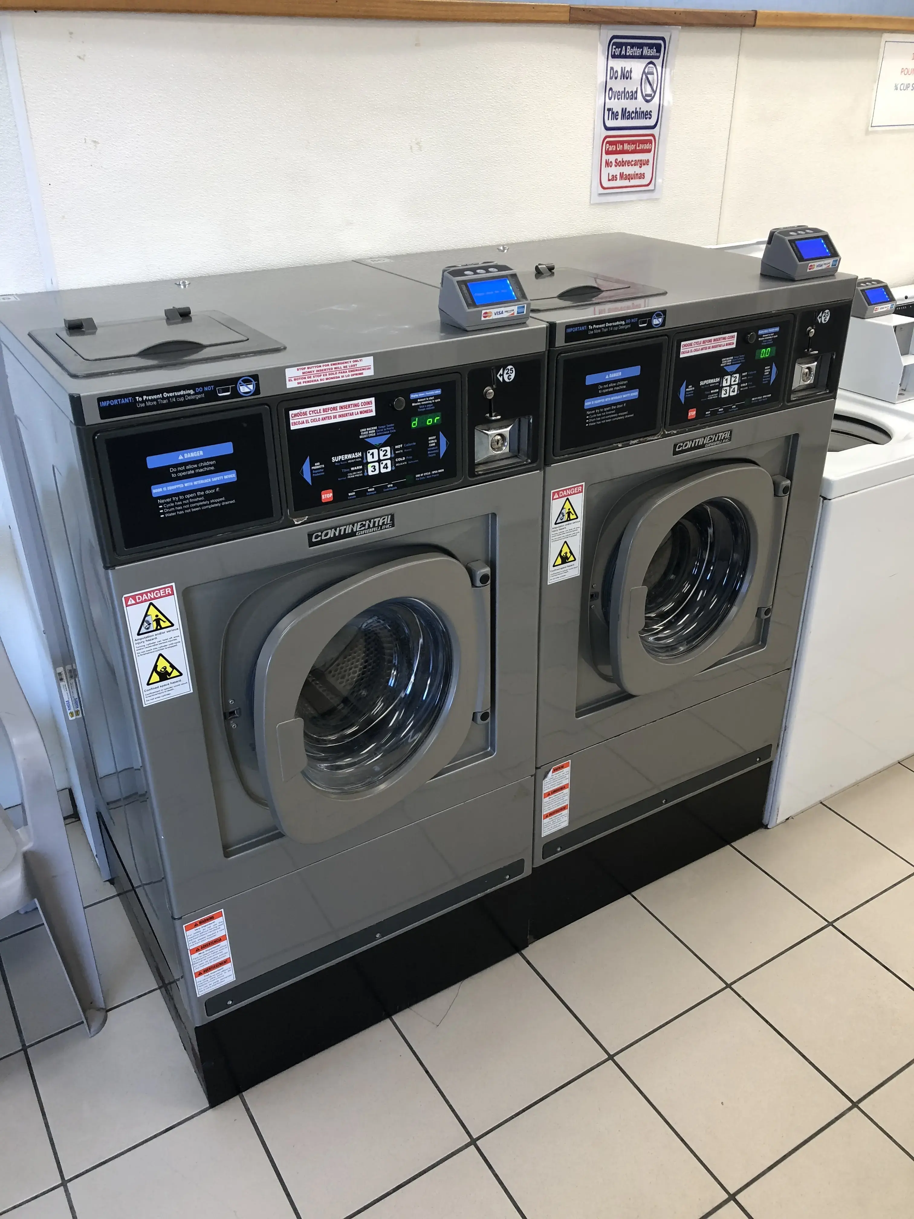 Super Suds Laundromat - Image 10