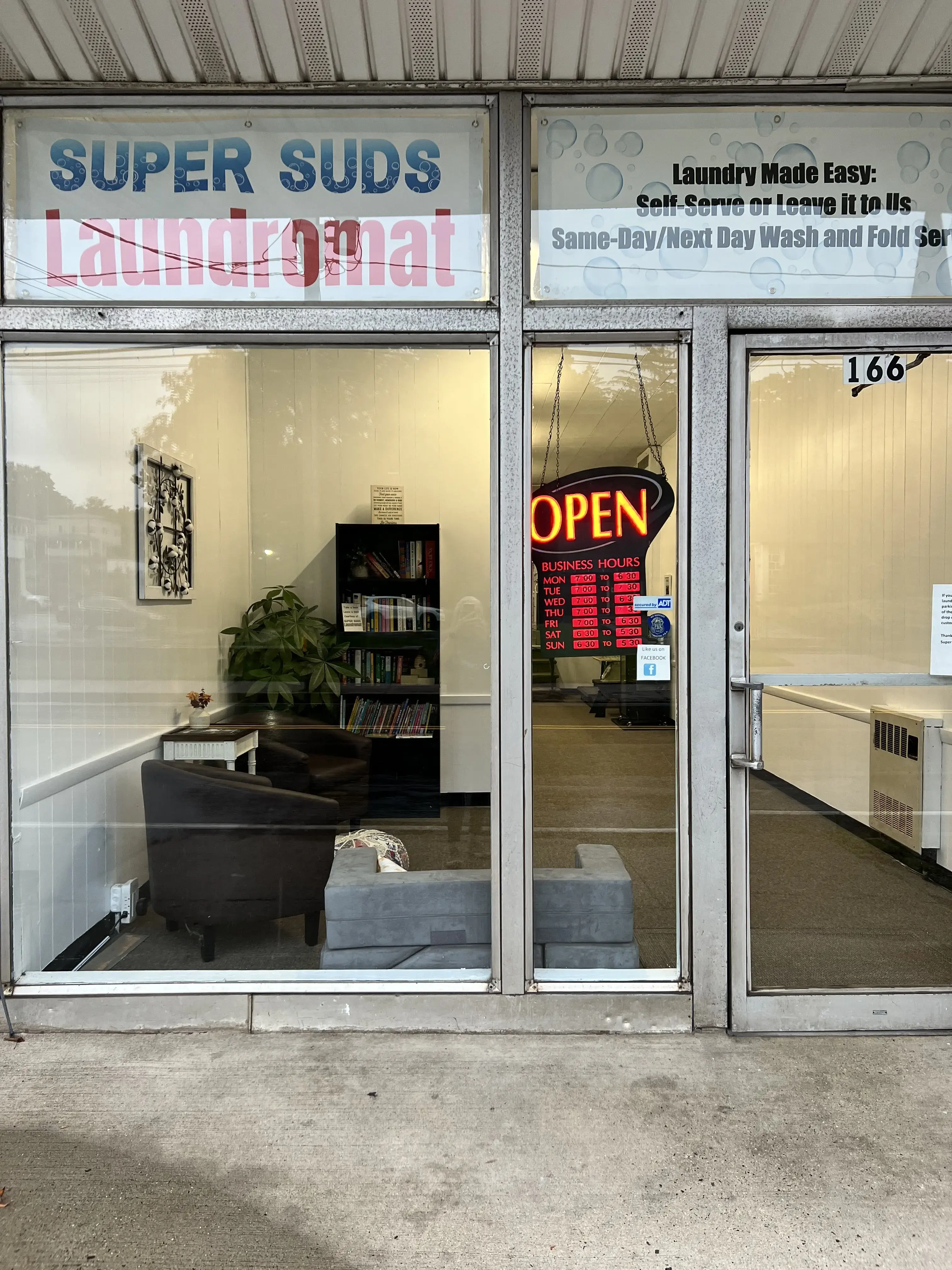 Super Suds Laundromat - Image 6