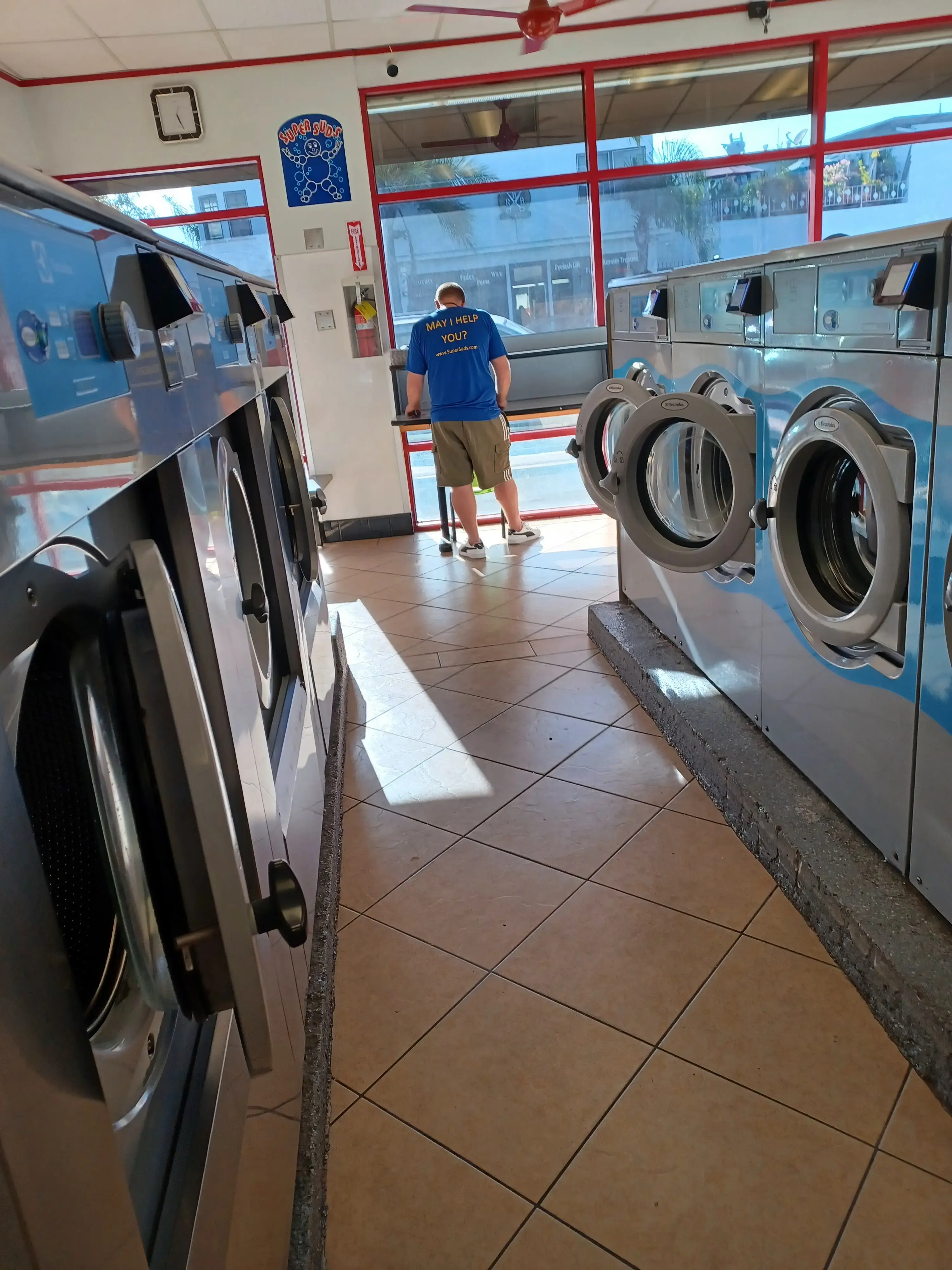 Super Suds Laundromat & Wash and Fold thumbnail 7