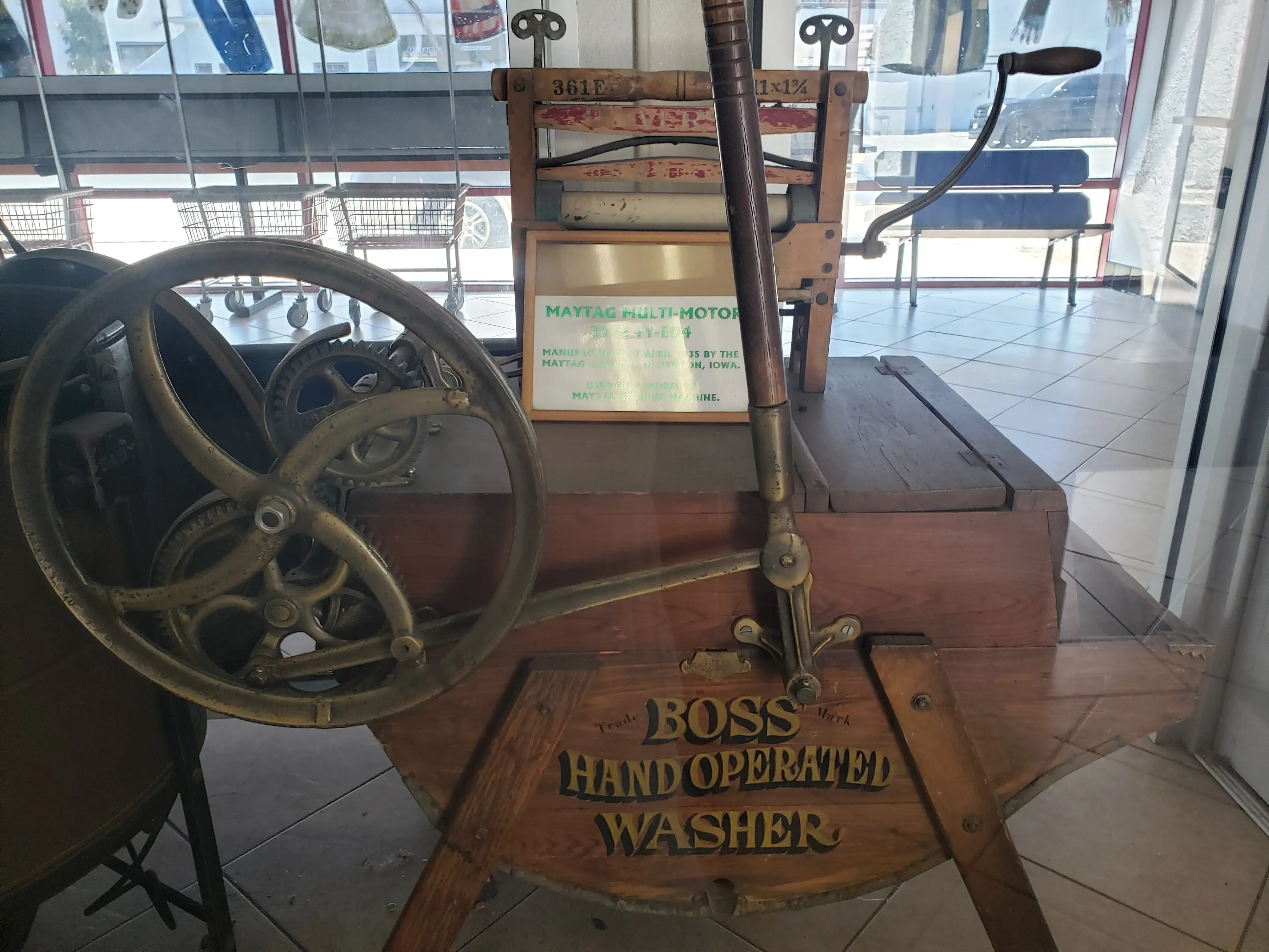 Super Suds Laundromat & Wash and Fold thumbnail 13