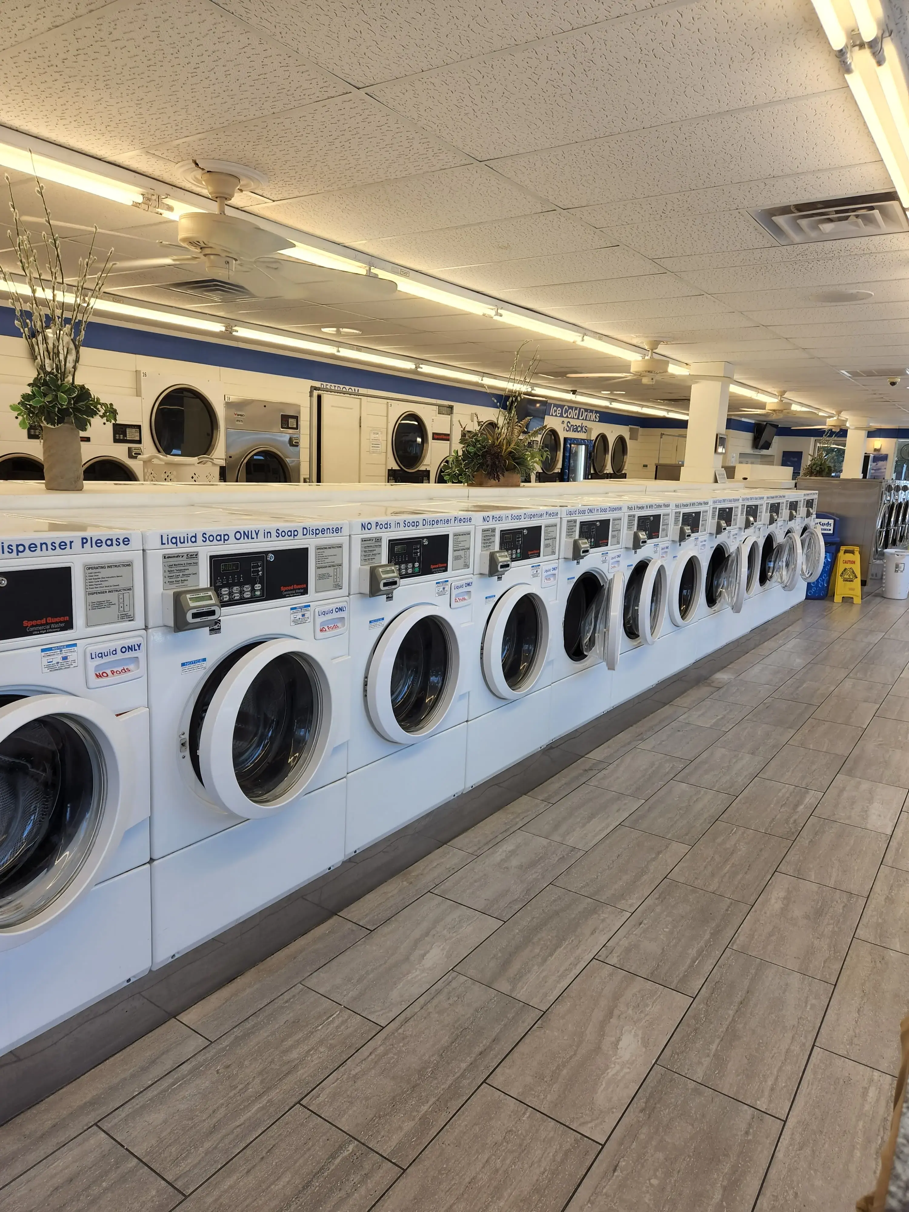 Super Suds Laundry Center - Image 20