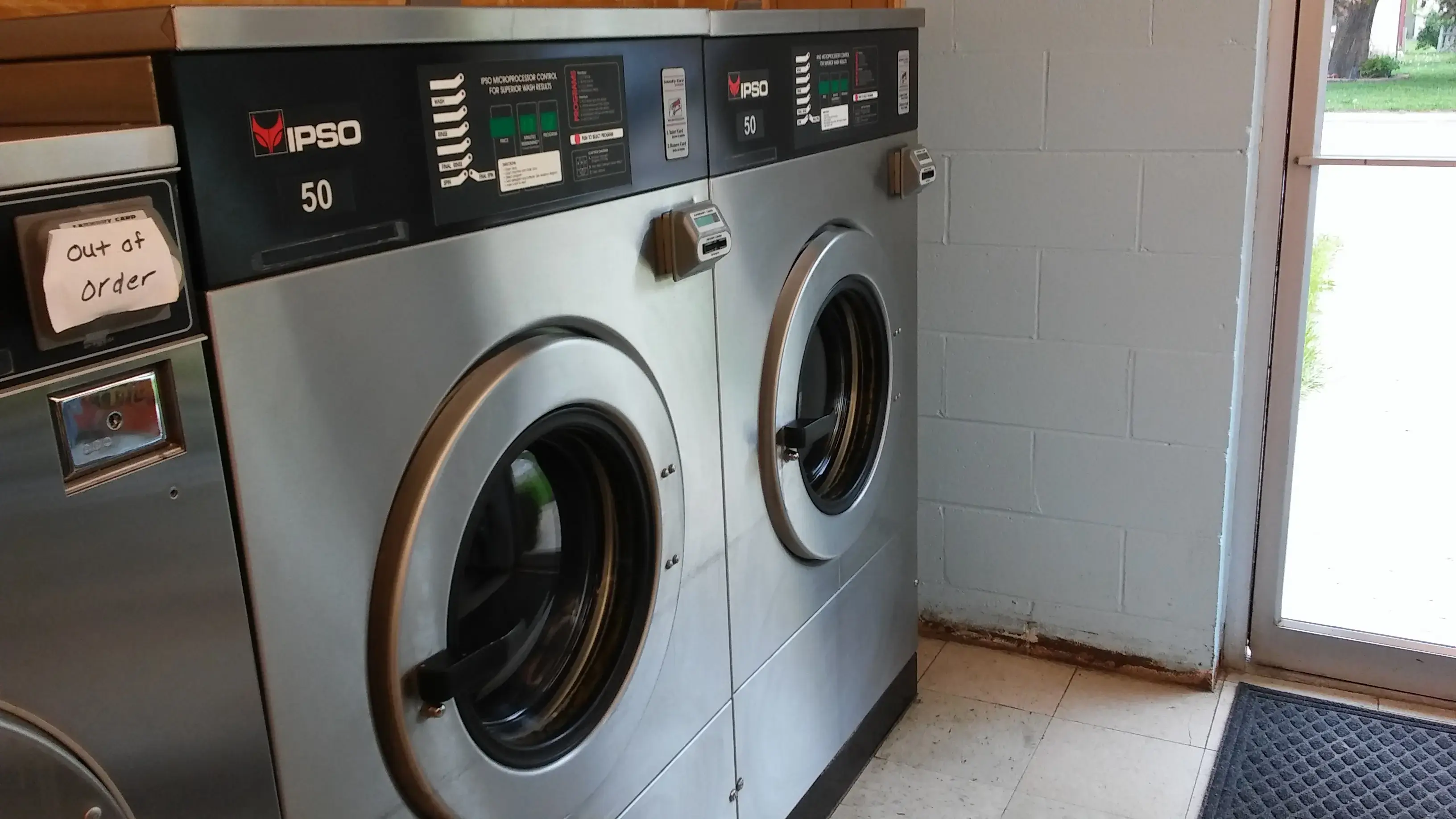 Super Suds Laundry Center - Image 14