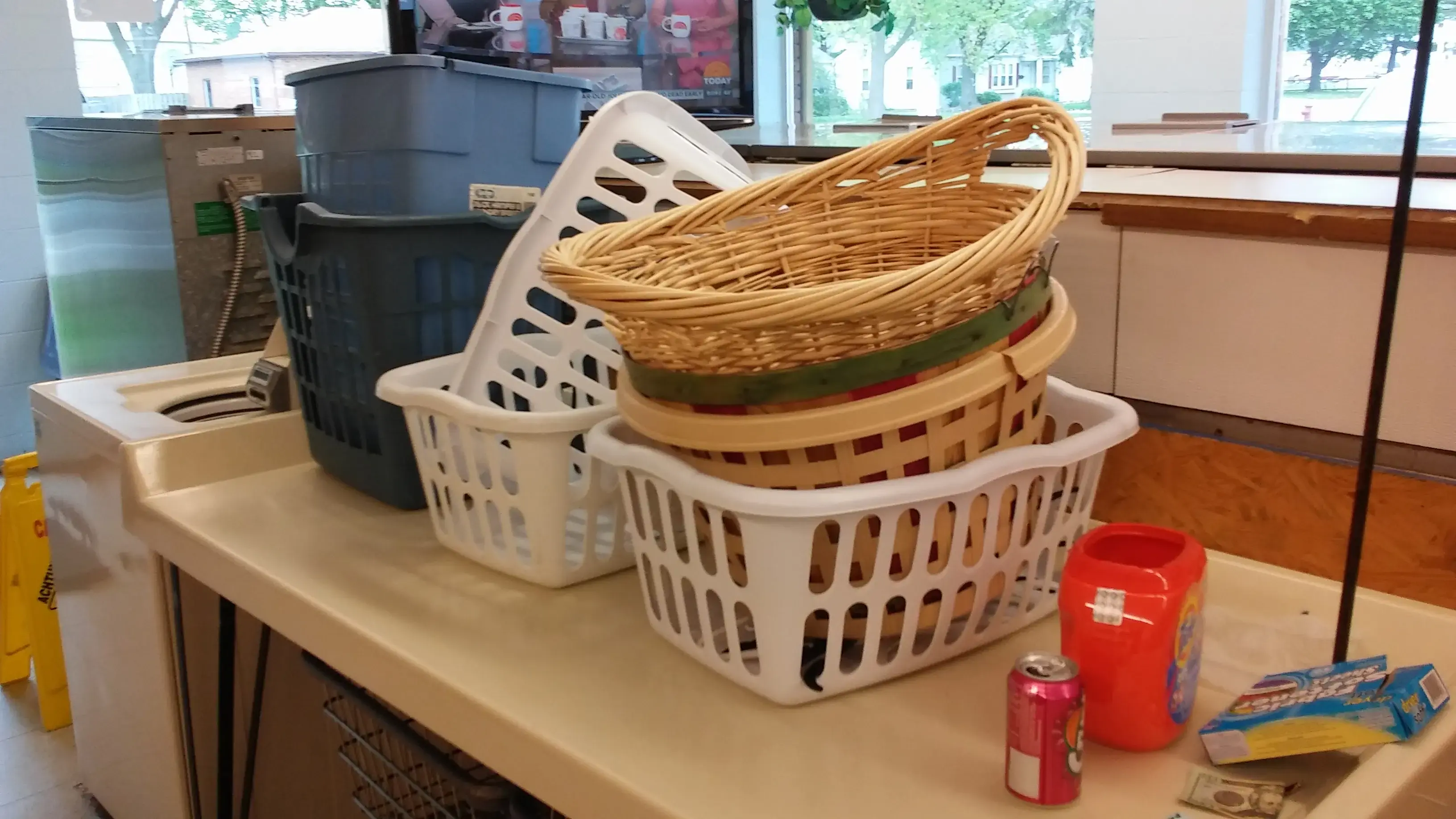 Super Suds Laundry Center - Image 11