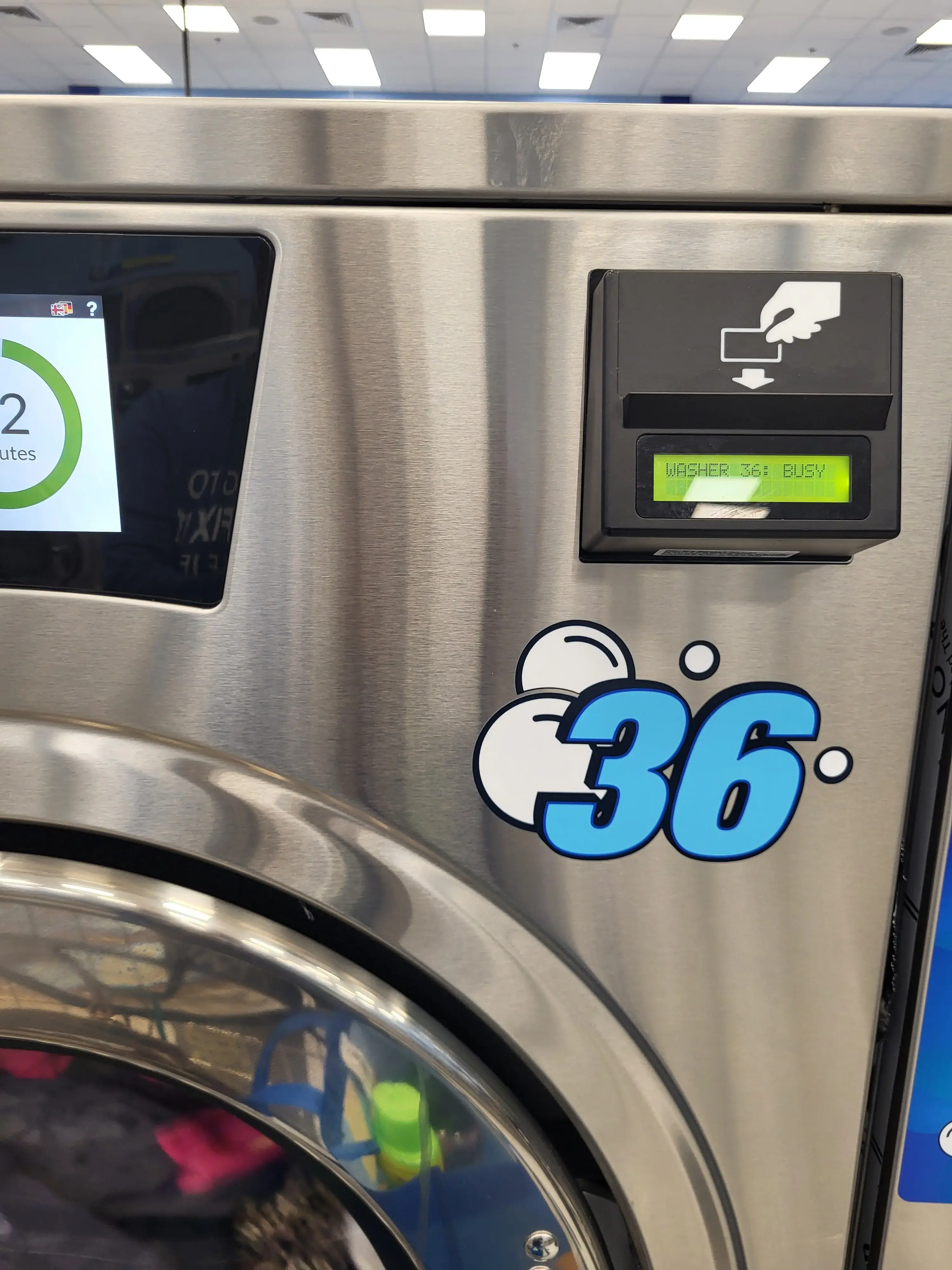 Super Sudz Laundromat - Image 5