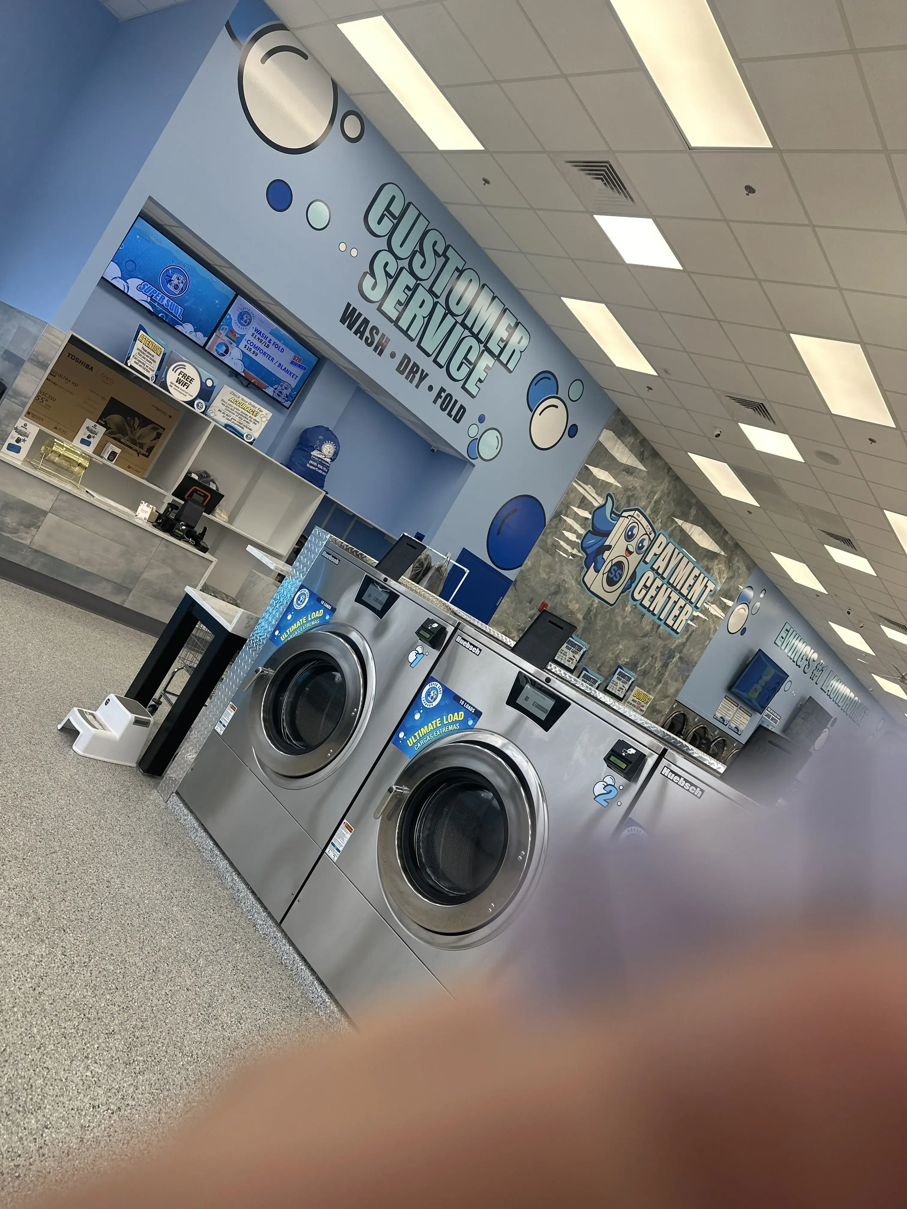 Super Sudz Laundromat - Image 18