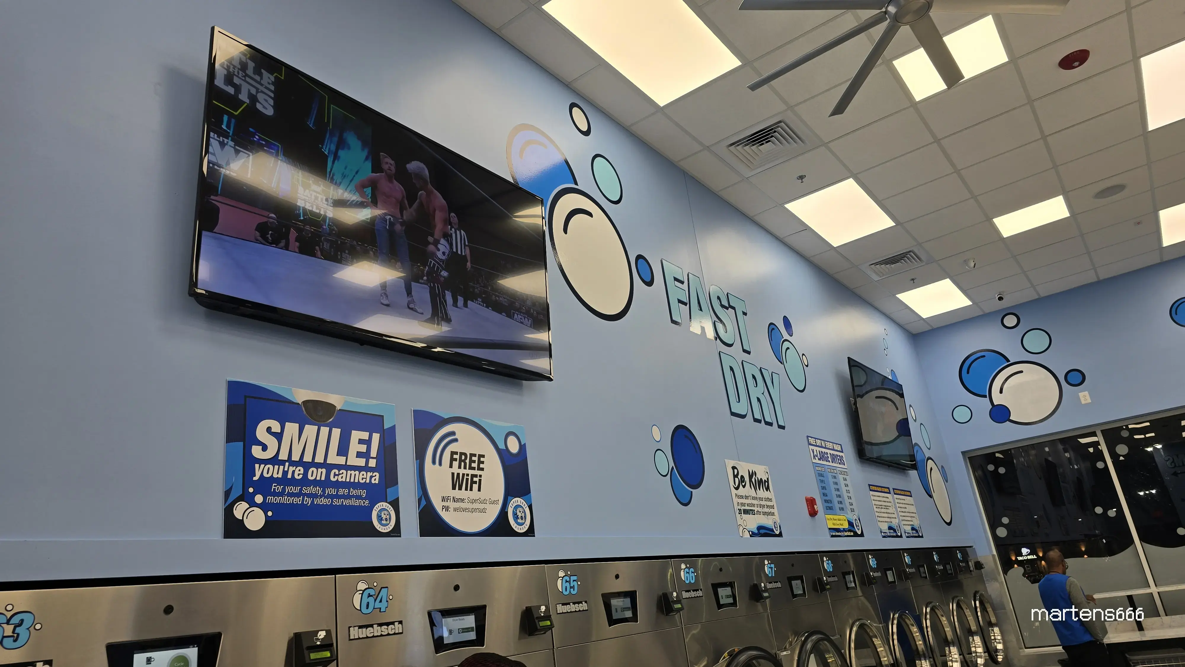 Super Sudz Laundromat - Image 9