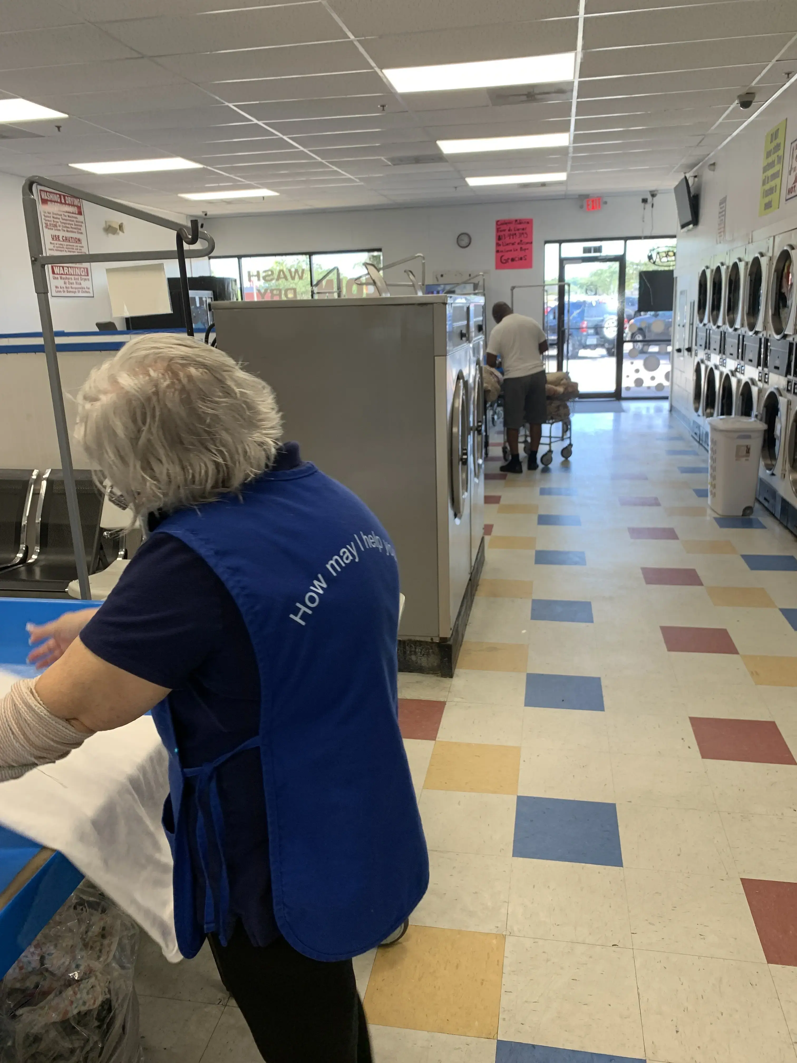 Super Sudz Laundry Center - Image 11