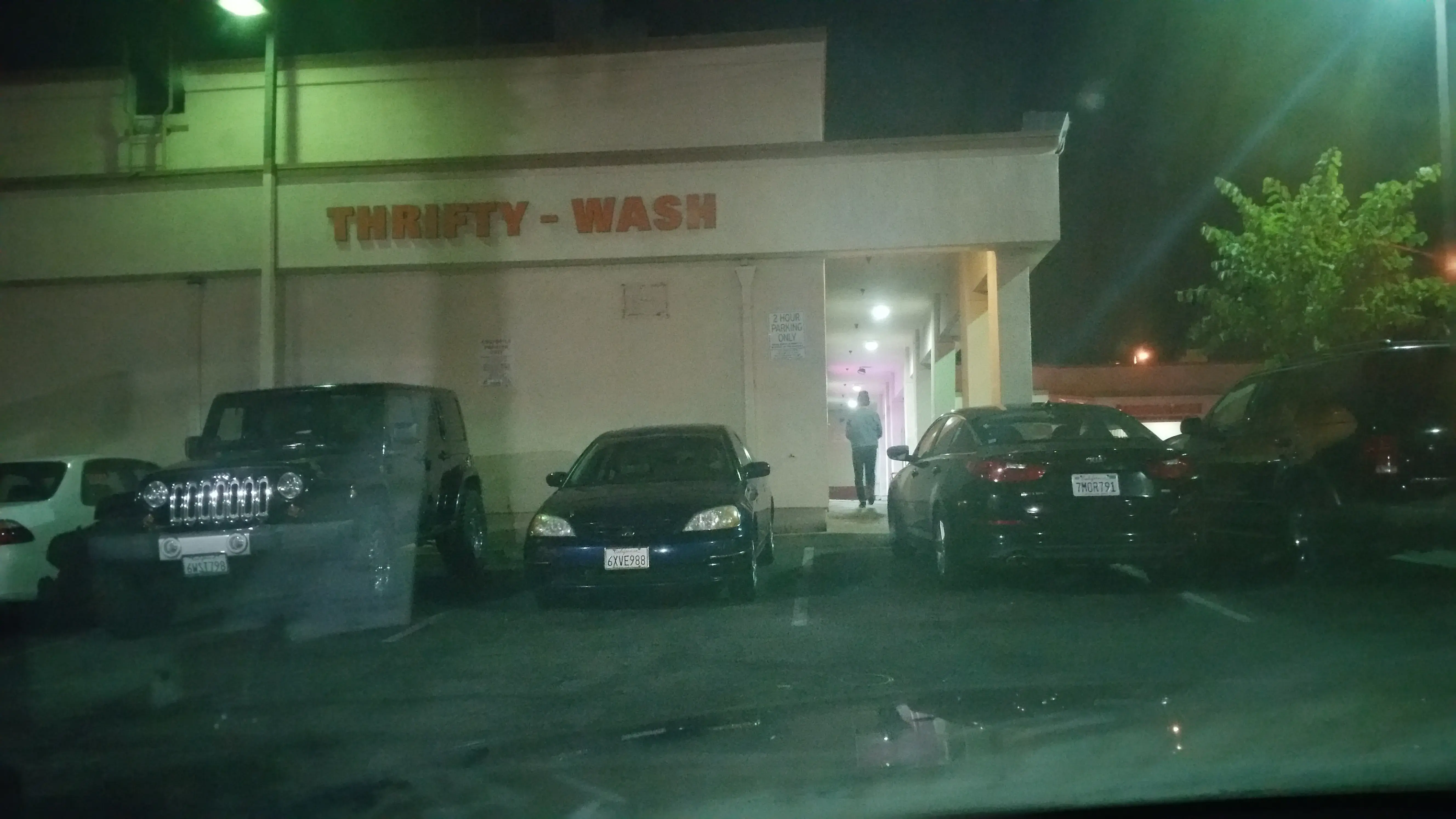 Super Wash Coin Laundromat - Image 17