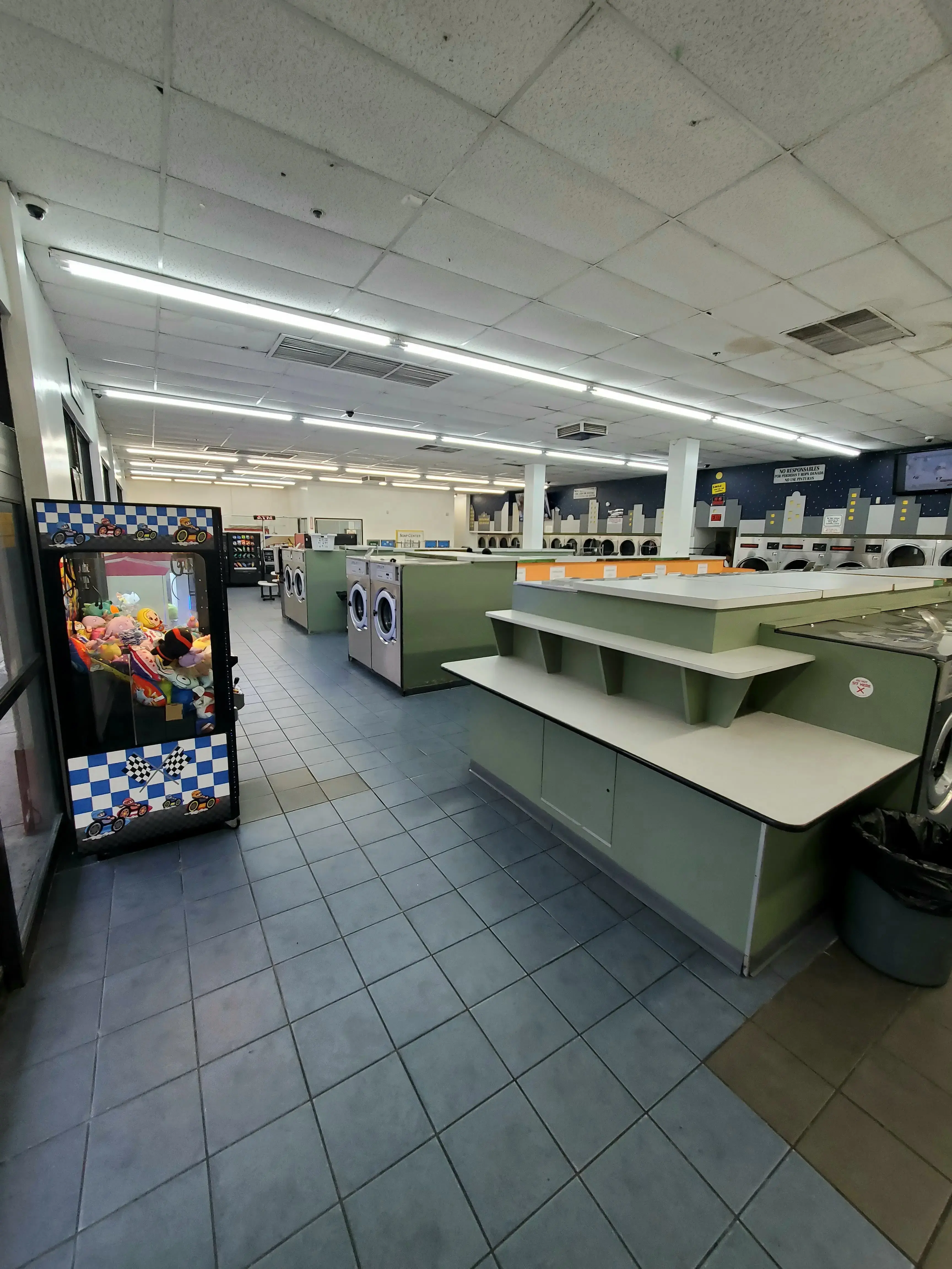 Super Wash Coin Laundromat - Image 9