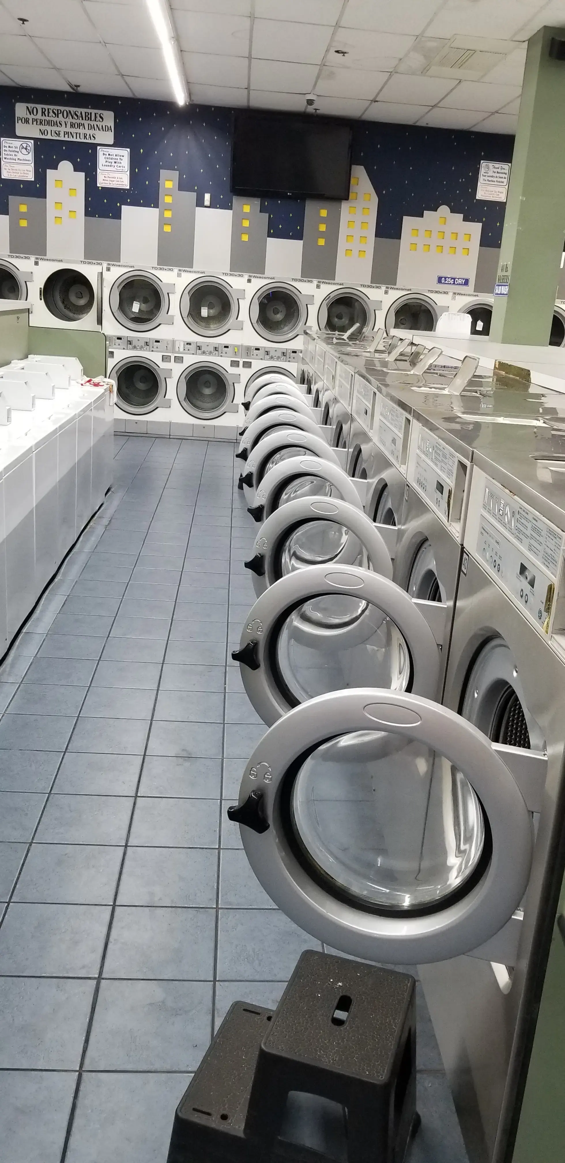 Super Wash Coin Laundromat thumbnail 20