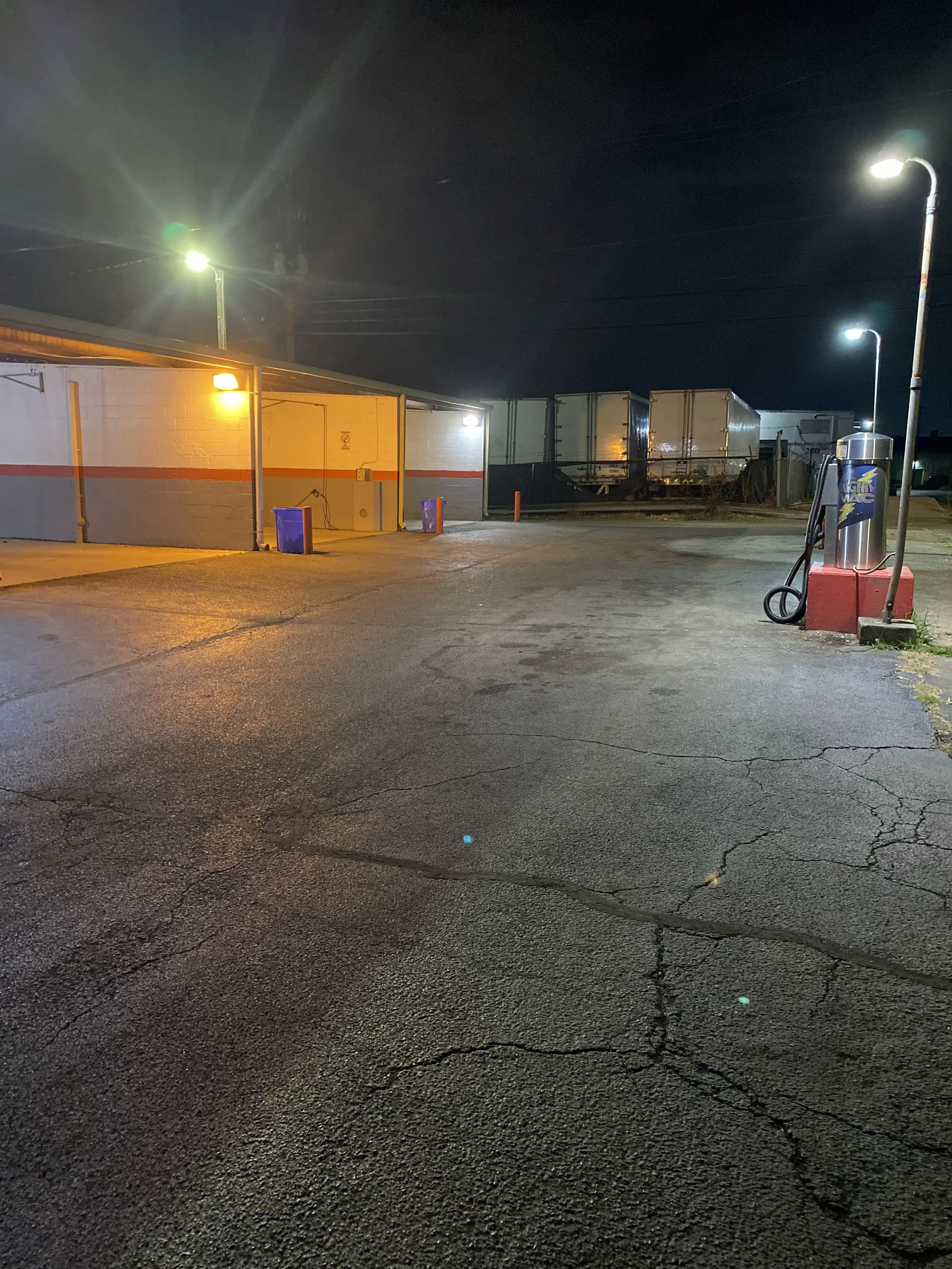 Super Wash House & Car Wash - North Central thumbnail 13