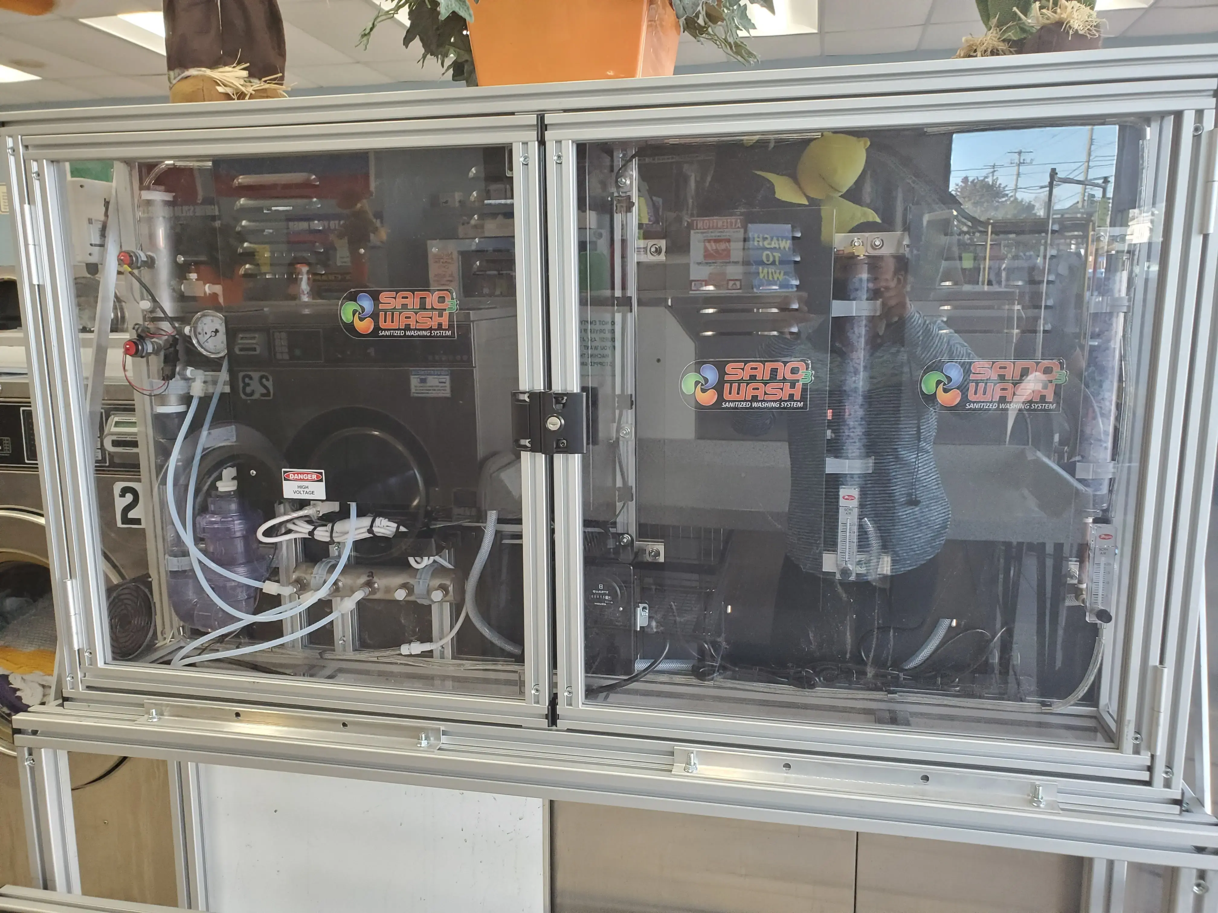 Super Wash Laundromat - Image 15