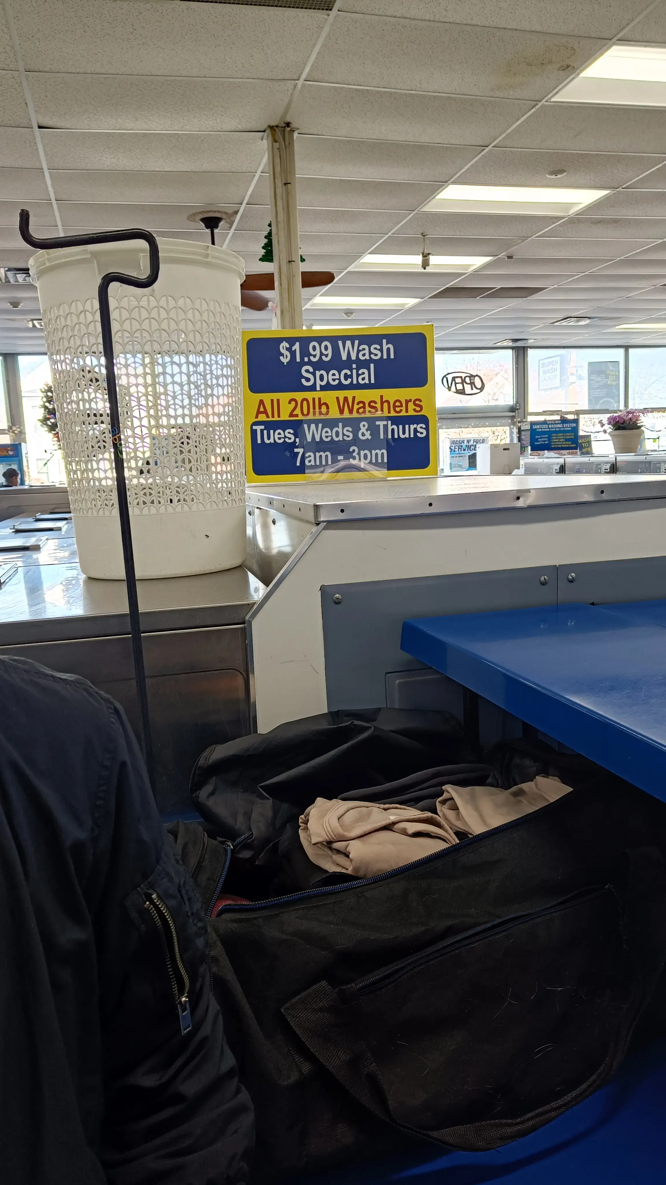Super Wash Laundromat - Image 17