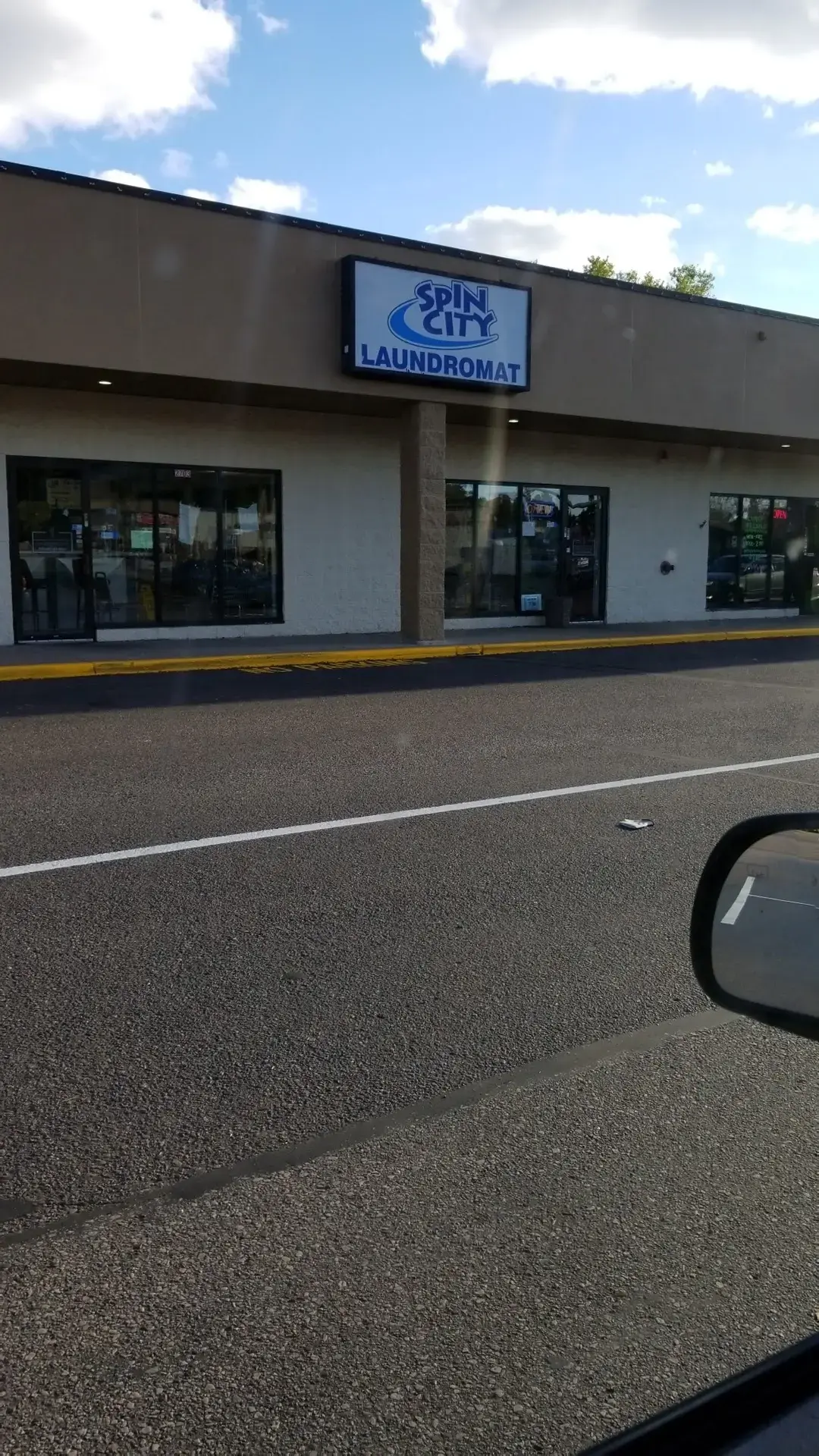 Super Wash Laundromat thumbnail 9