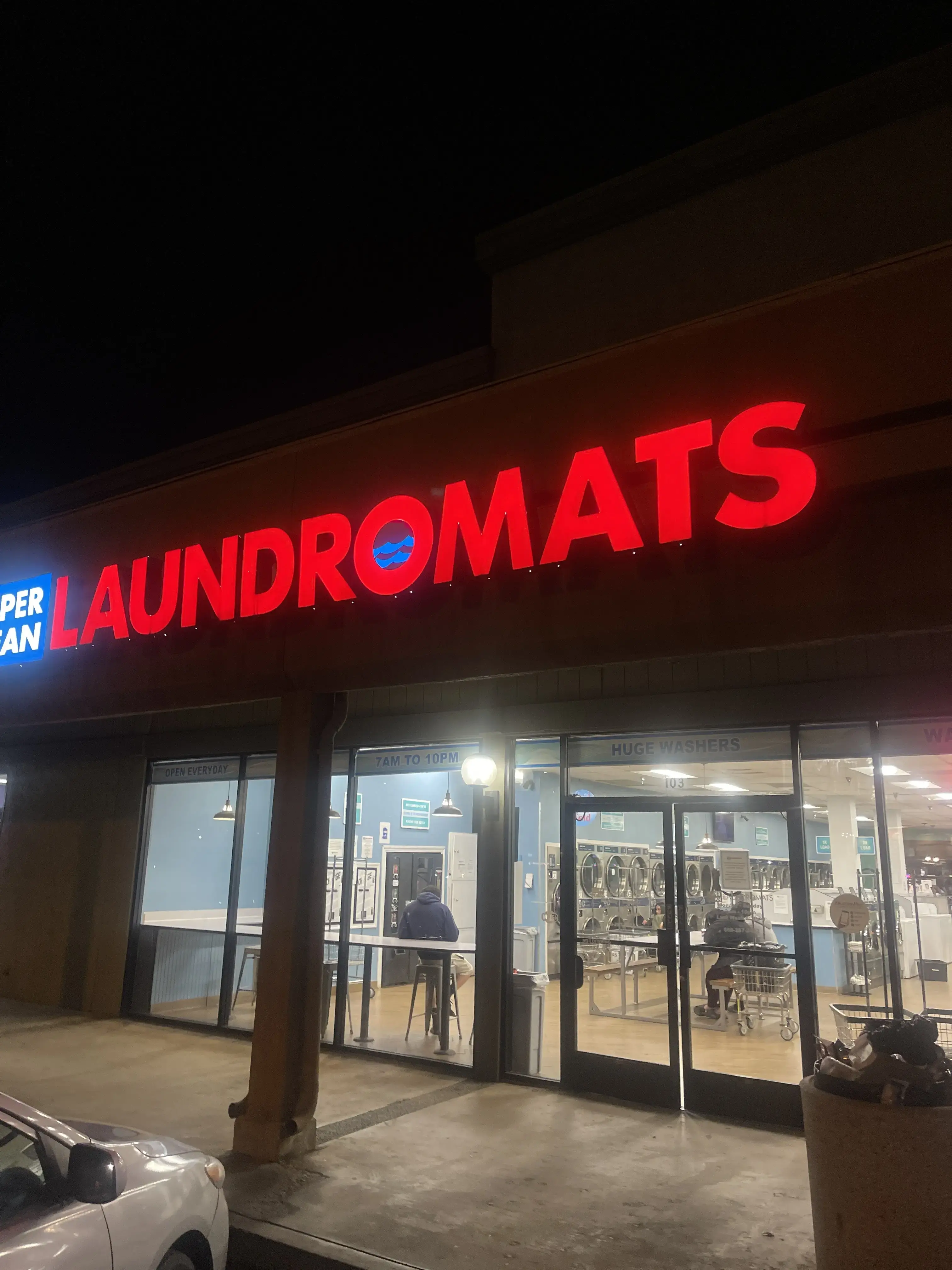 SuperClean Laundromats - Clovis California thumbnail 9