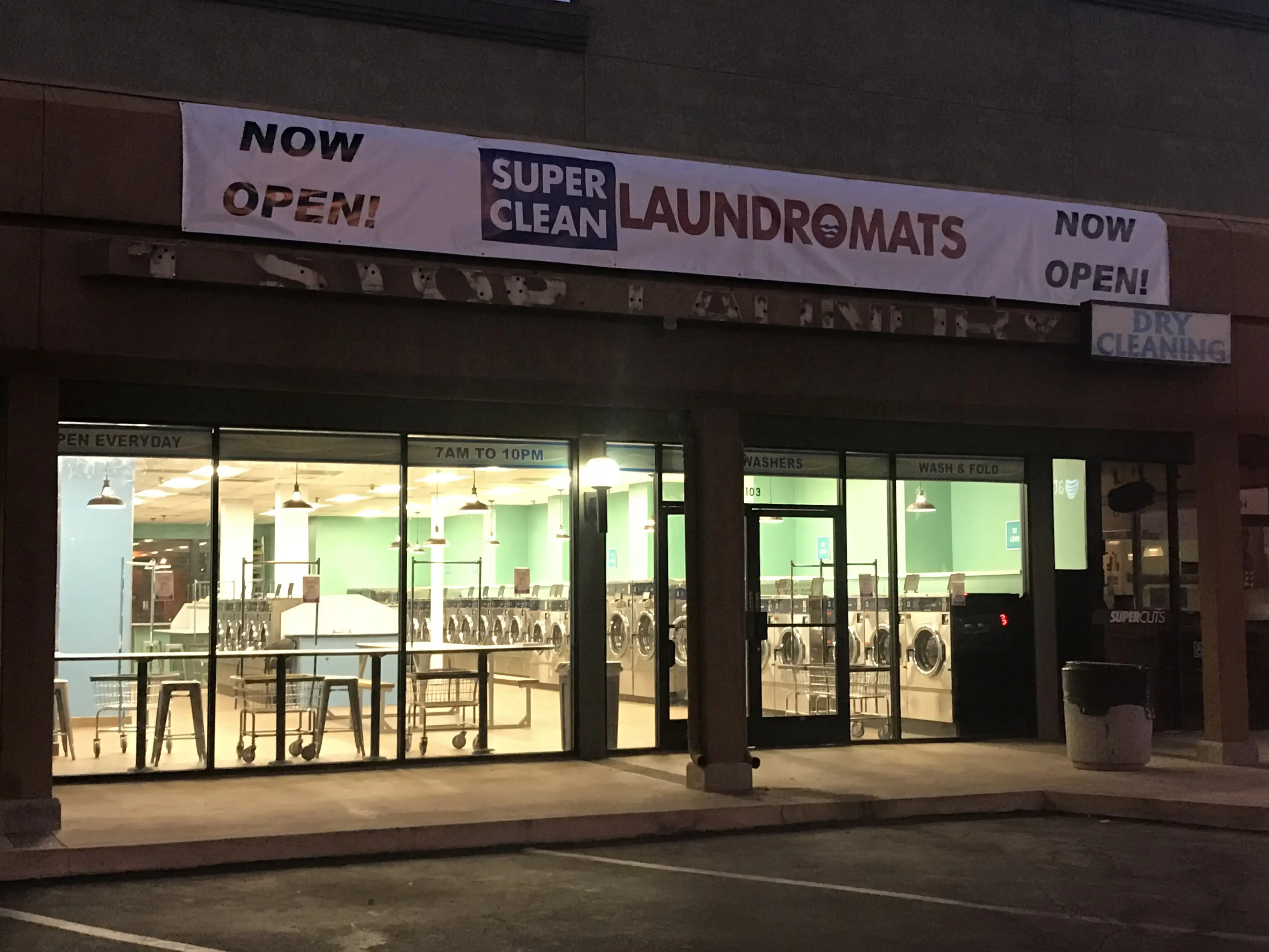SuperClean Laundromats - Clovis California thumbnail 6