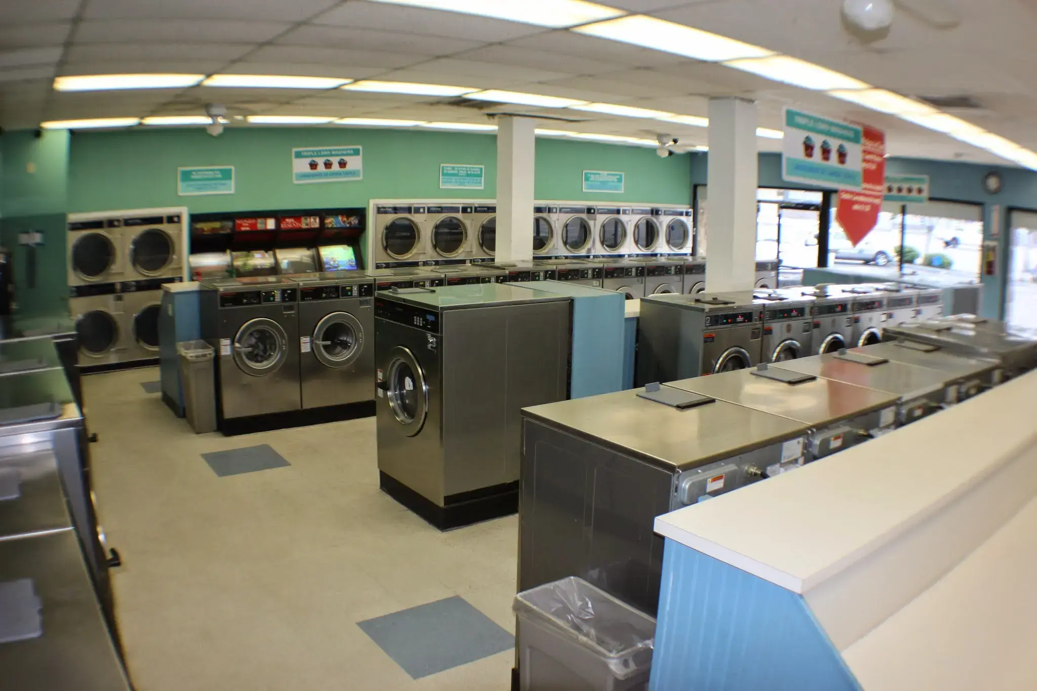 SuperClean Laundromats - Image 1
