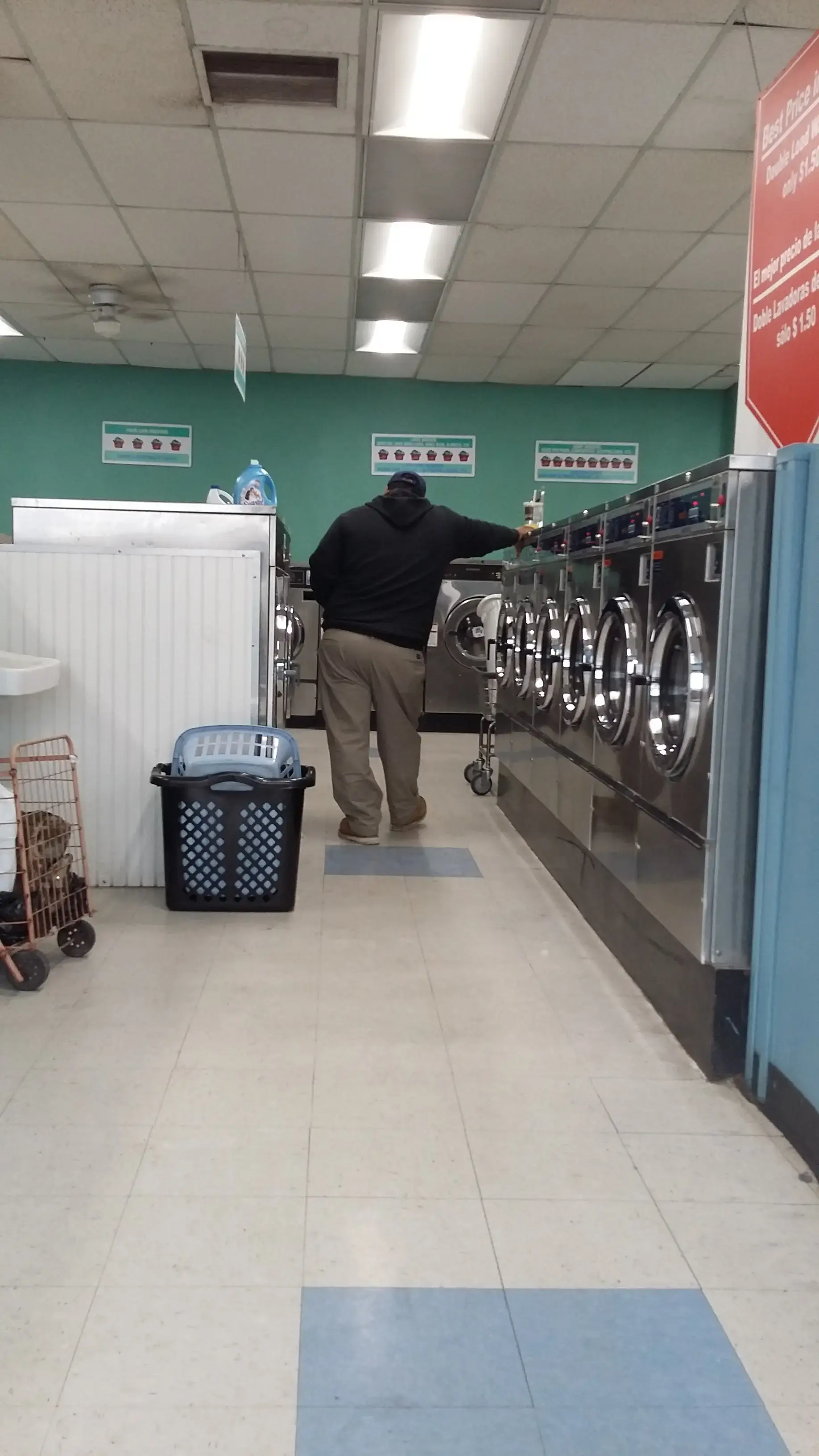 SuperClean Laundromats - Image 4