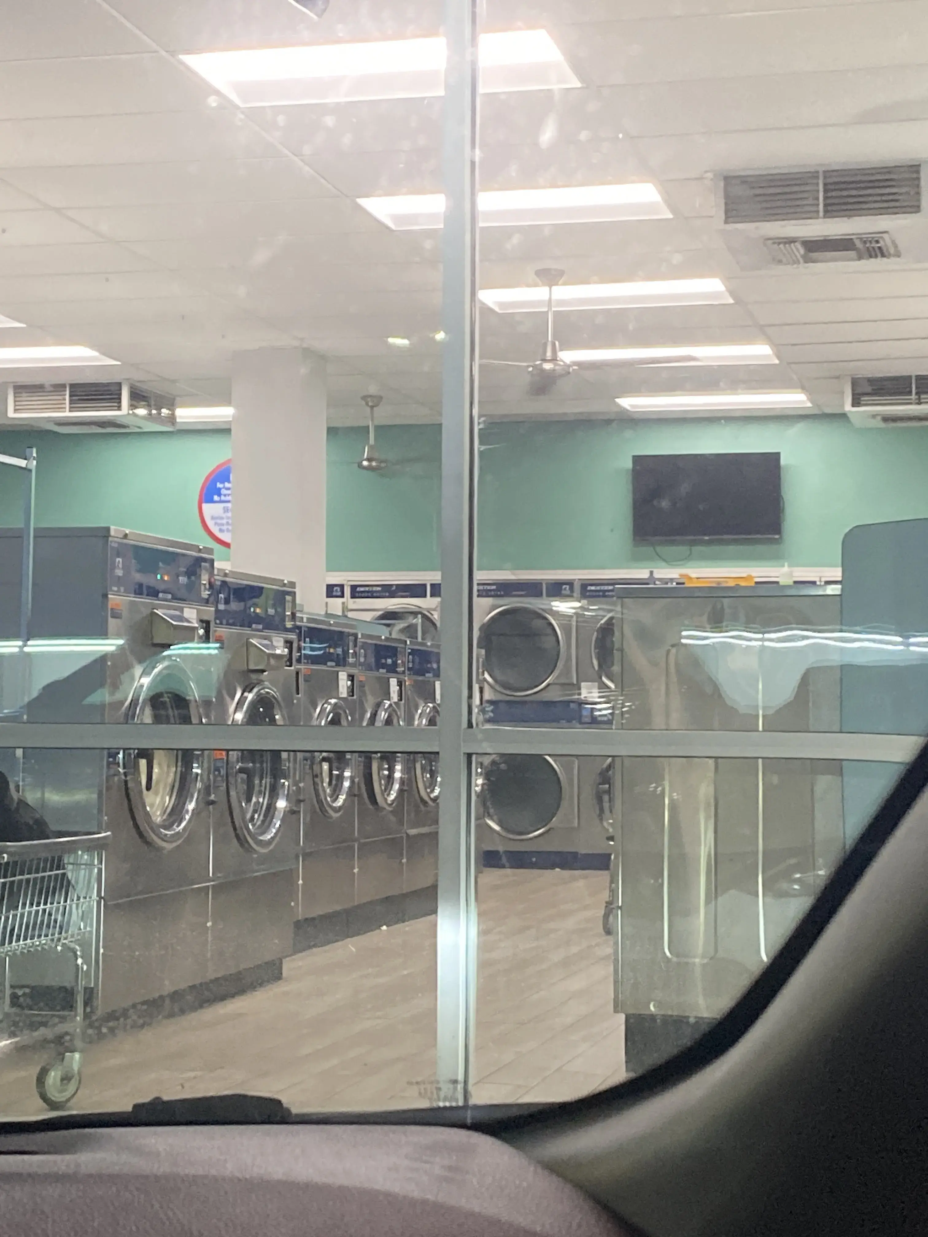 SuperClean Laundromats thumbnail 8