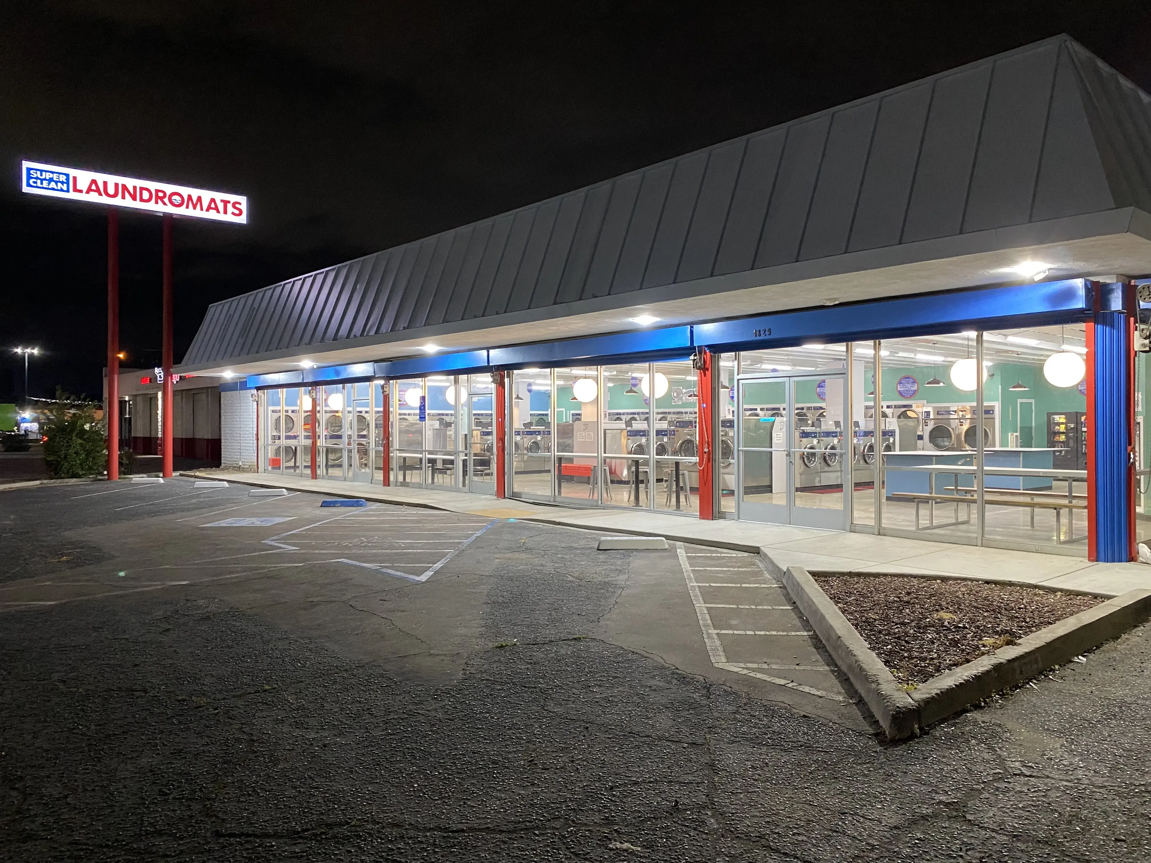 SuperClean Laundromats thumbnail 2