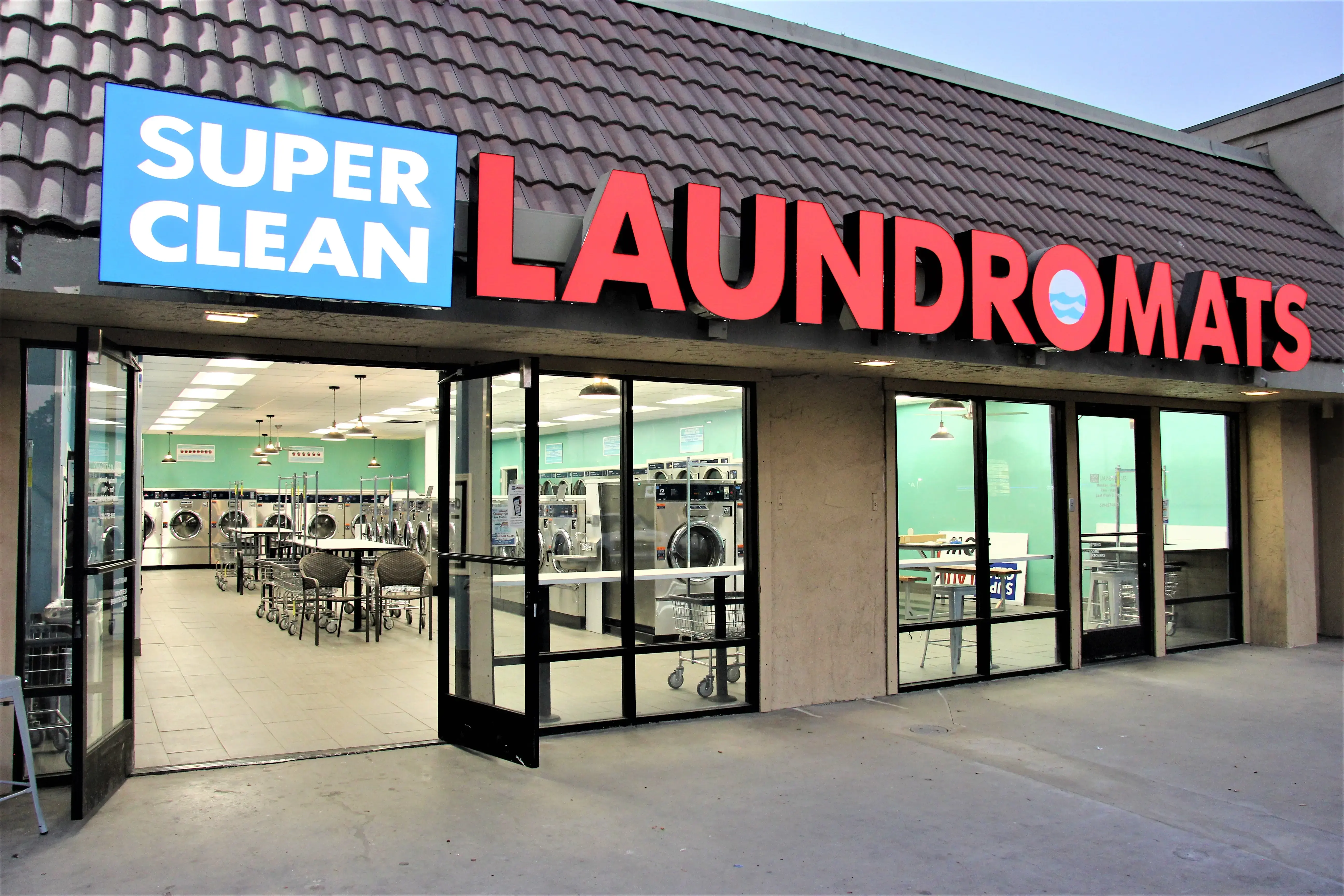 SuperClean Laundromats - Image 3