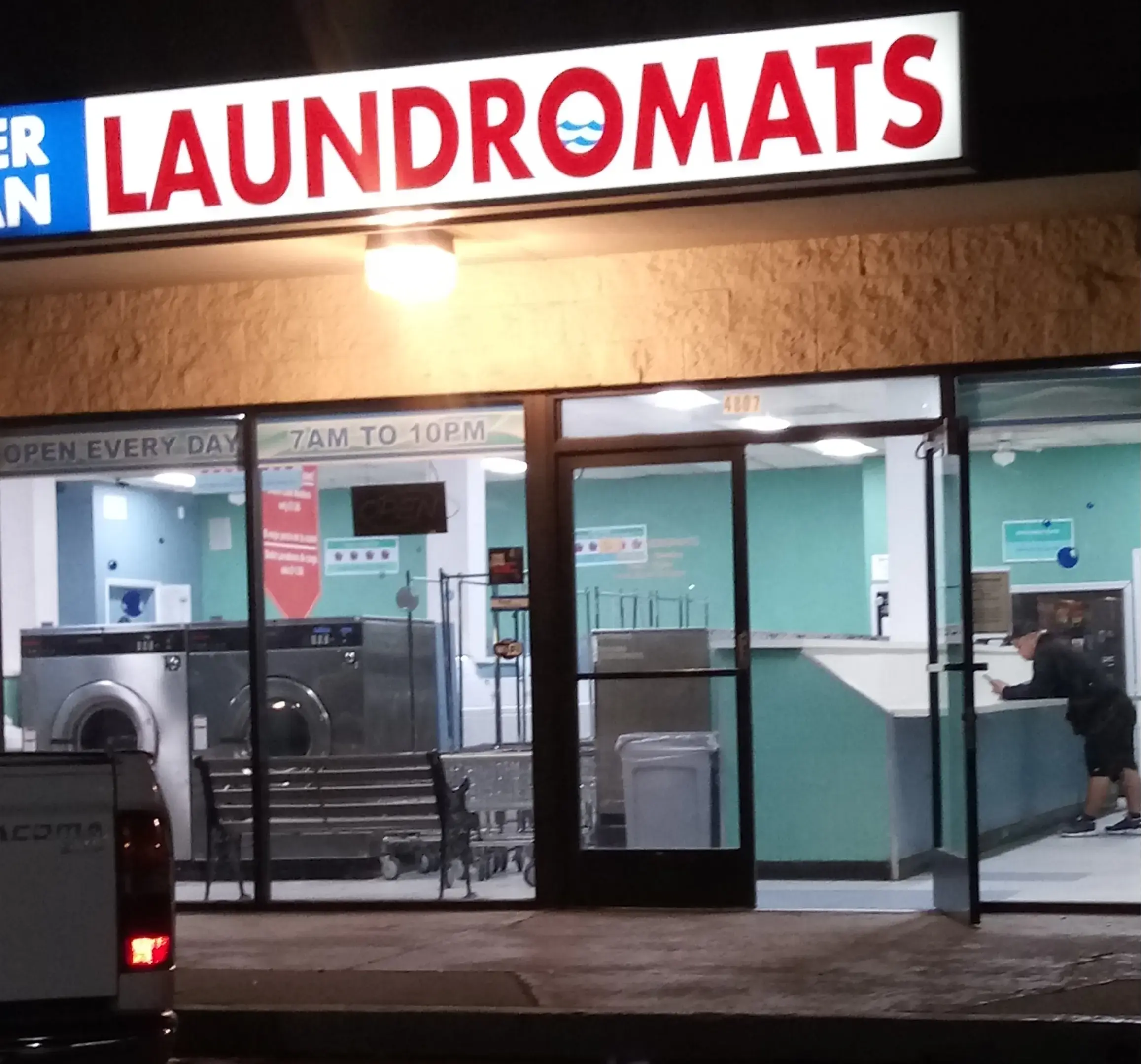 SuperClean Laundromats - Image 14