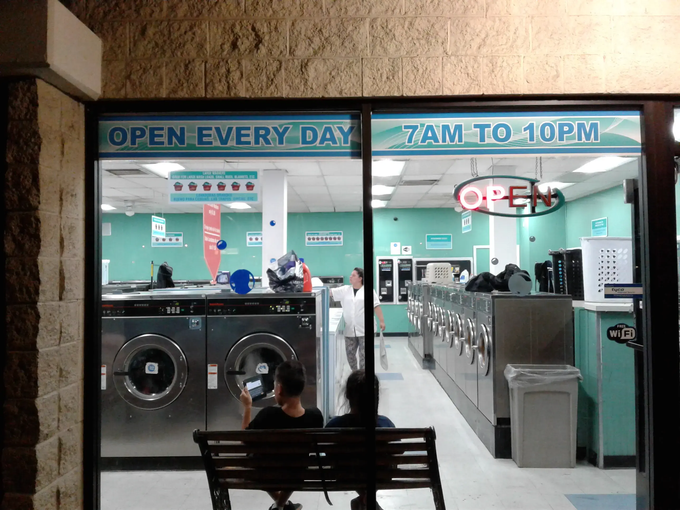 SuperClean Laundromats thumbnail 7