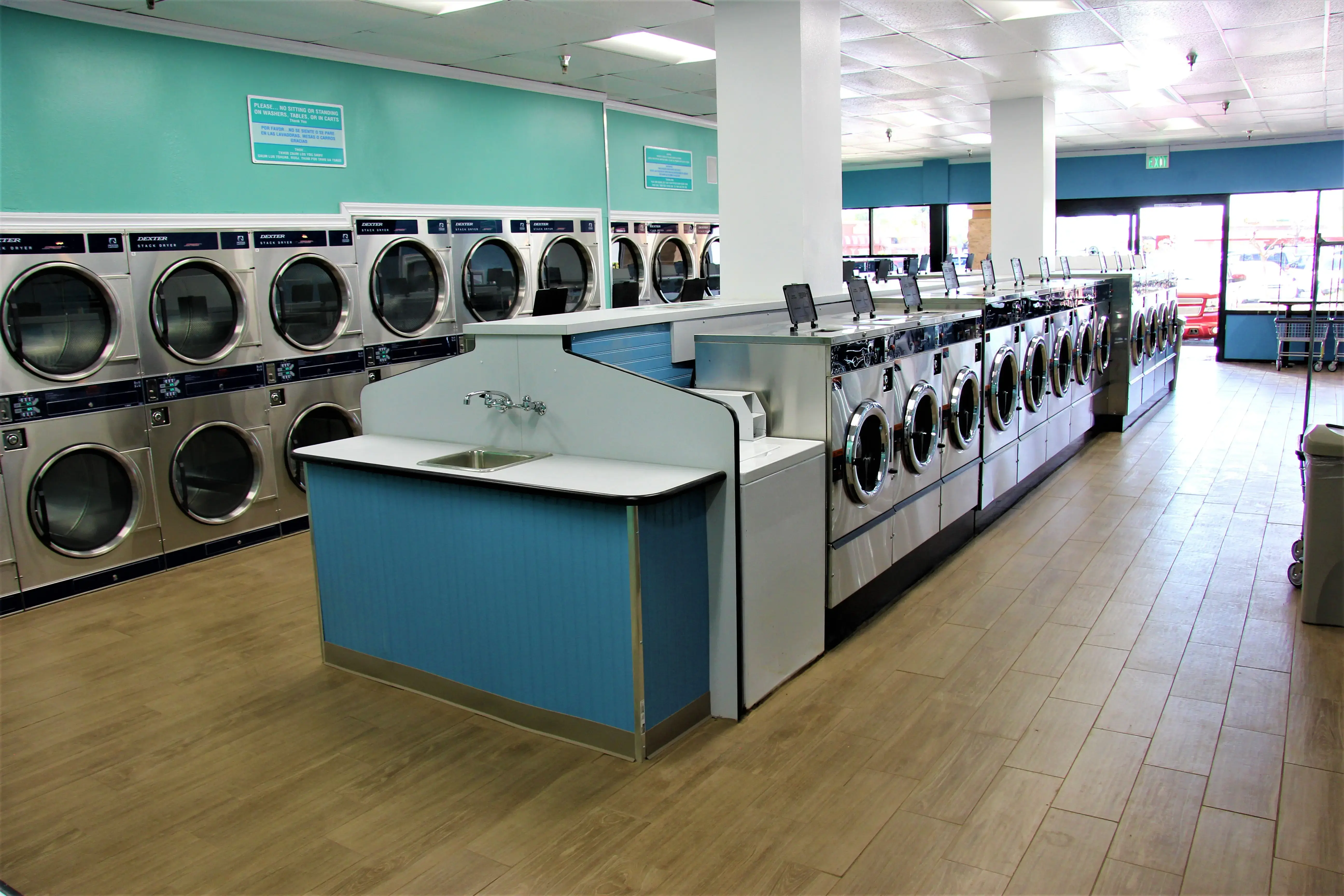 SuperClean Laundromats - Image 2