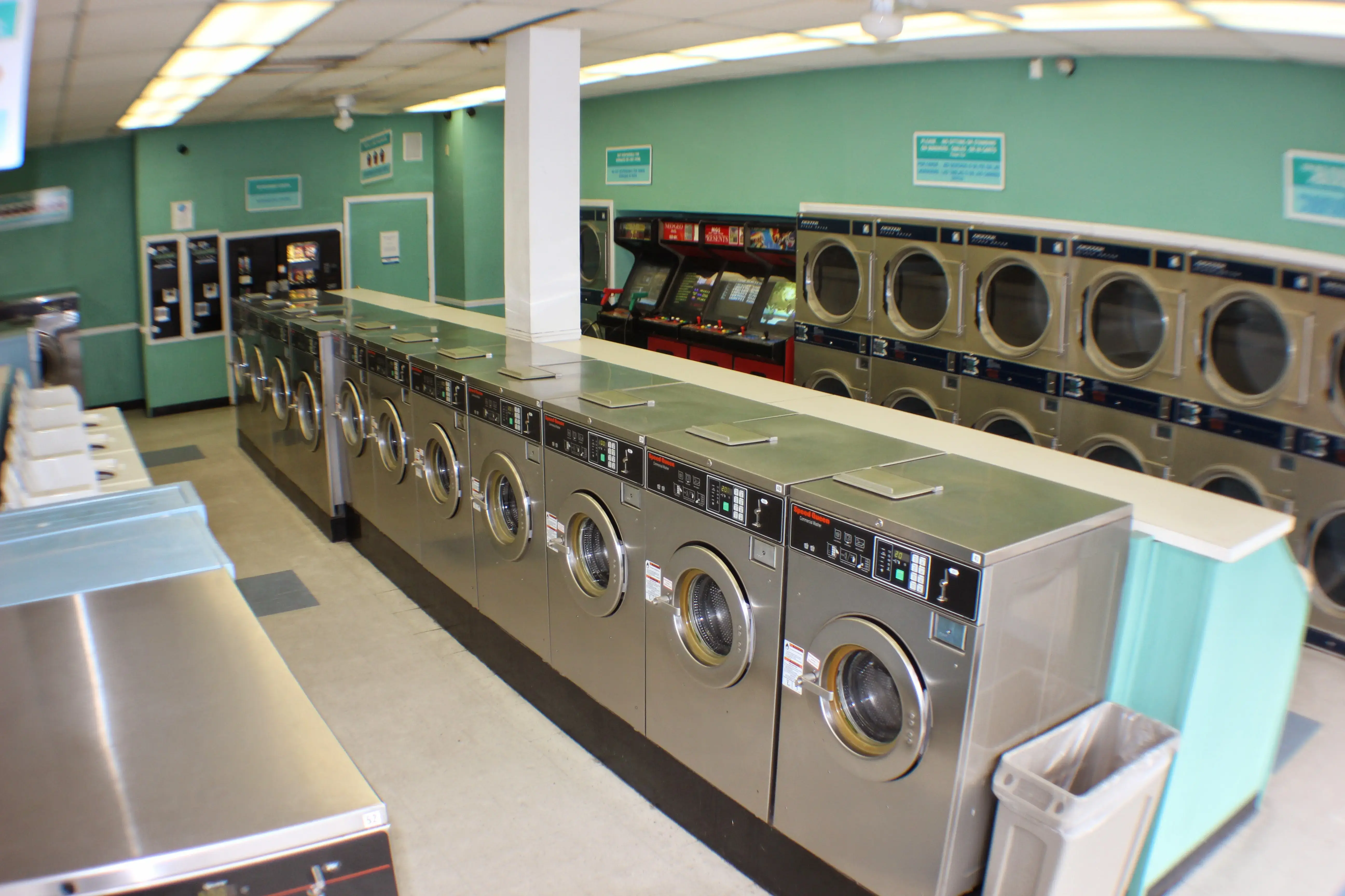 SuperClean Laundromats - Image 2