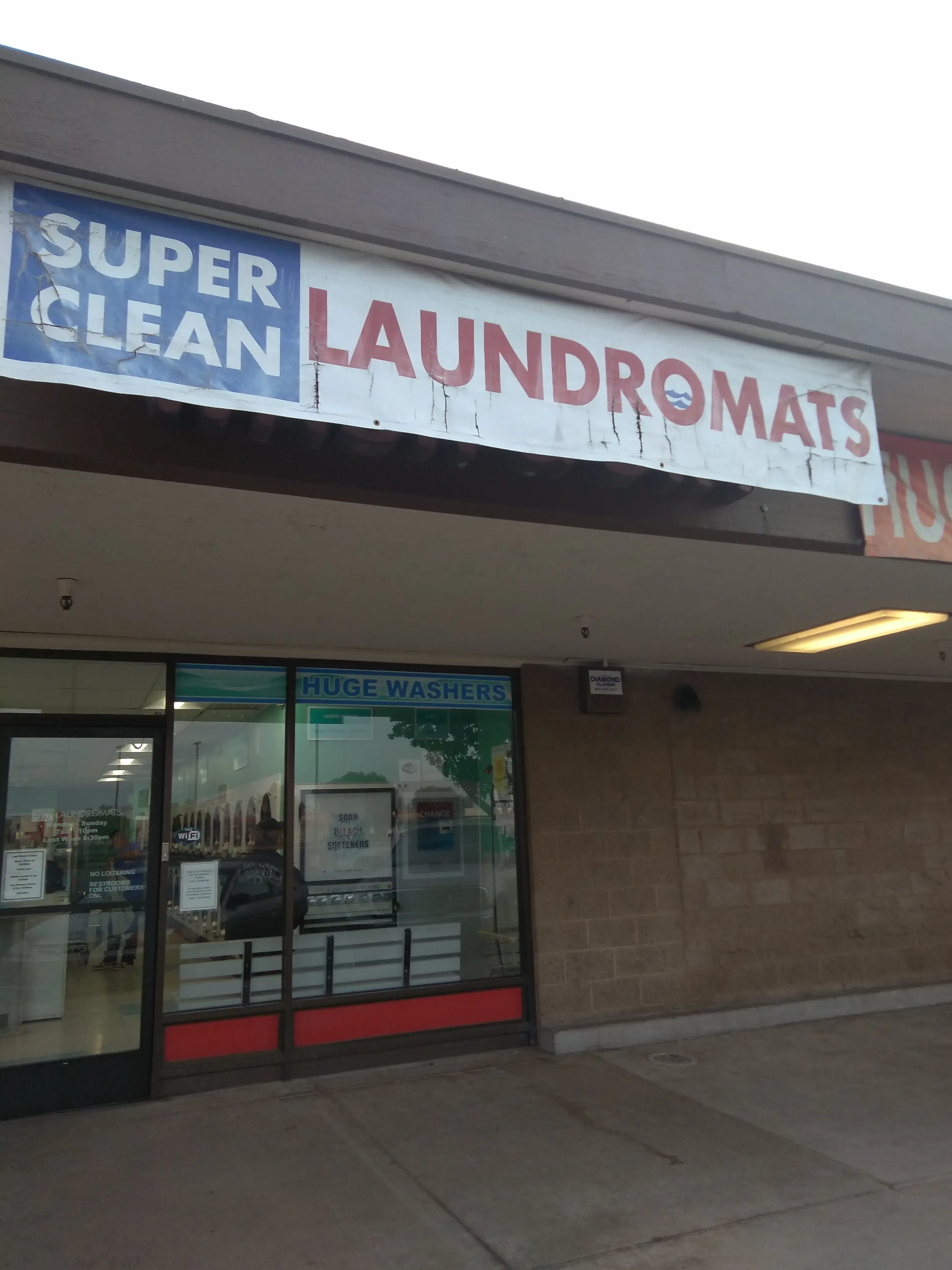 SuperClean Laundromats - Image 2