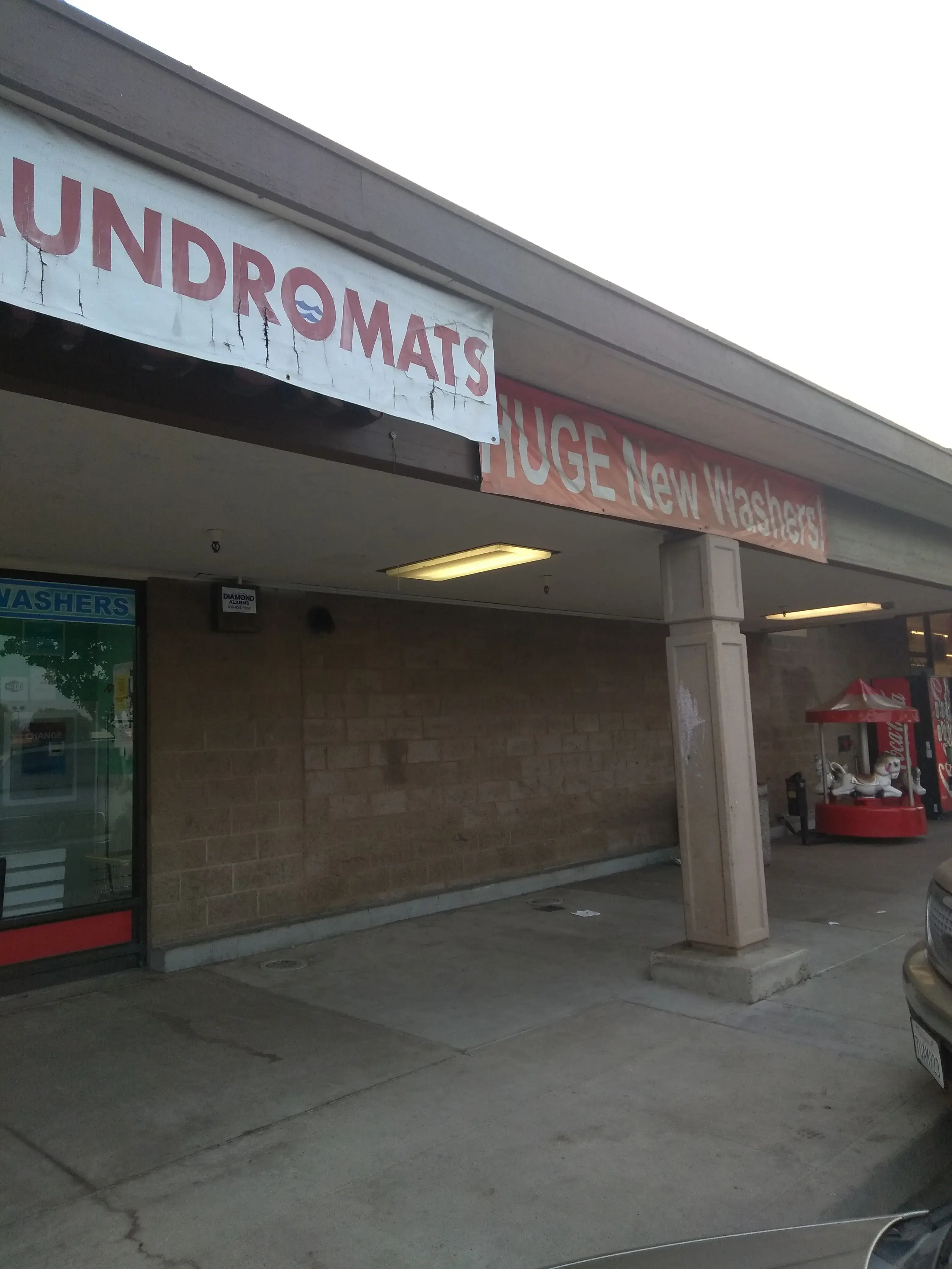 SuperClean Laundromats - Image 13